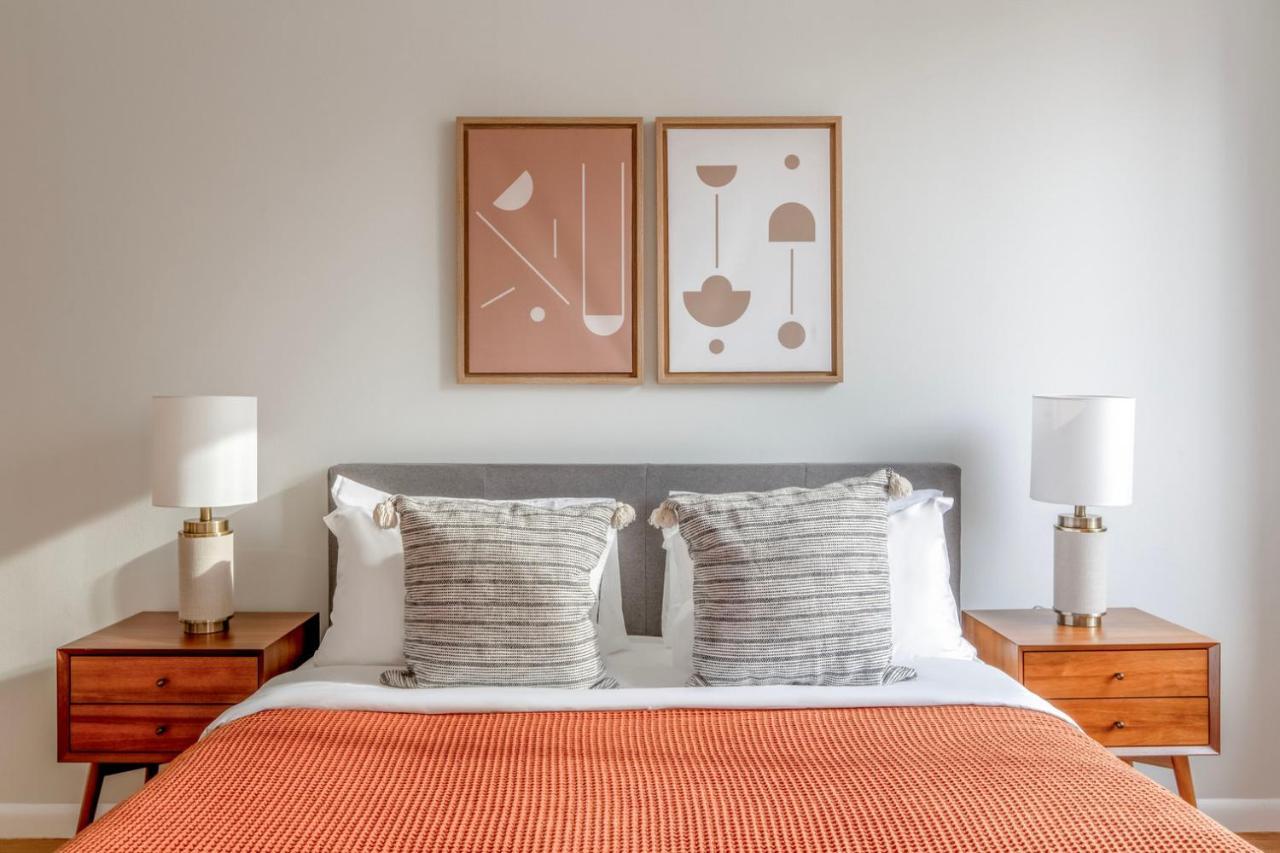 Midtown 1br W Elevator Gym Nr Times Square Nyc-1350 Appartement *
