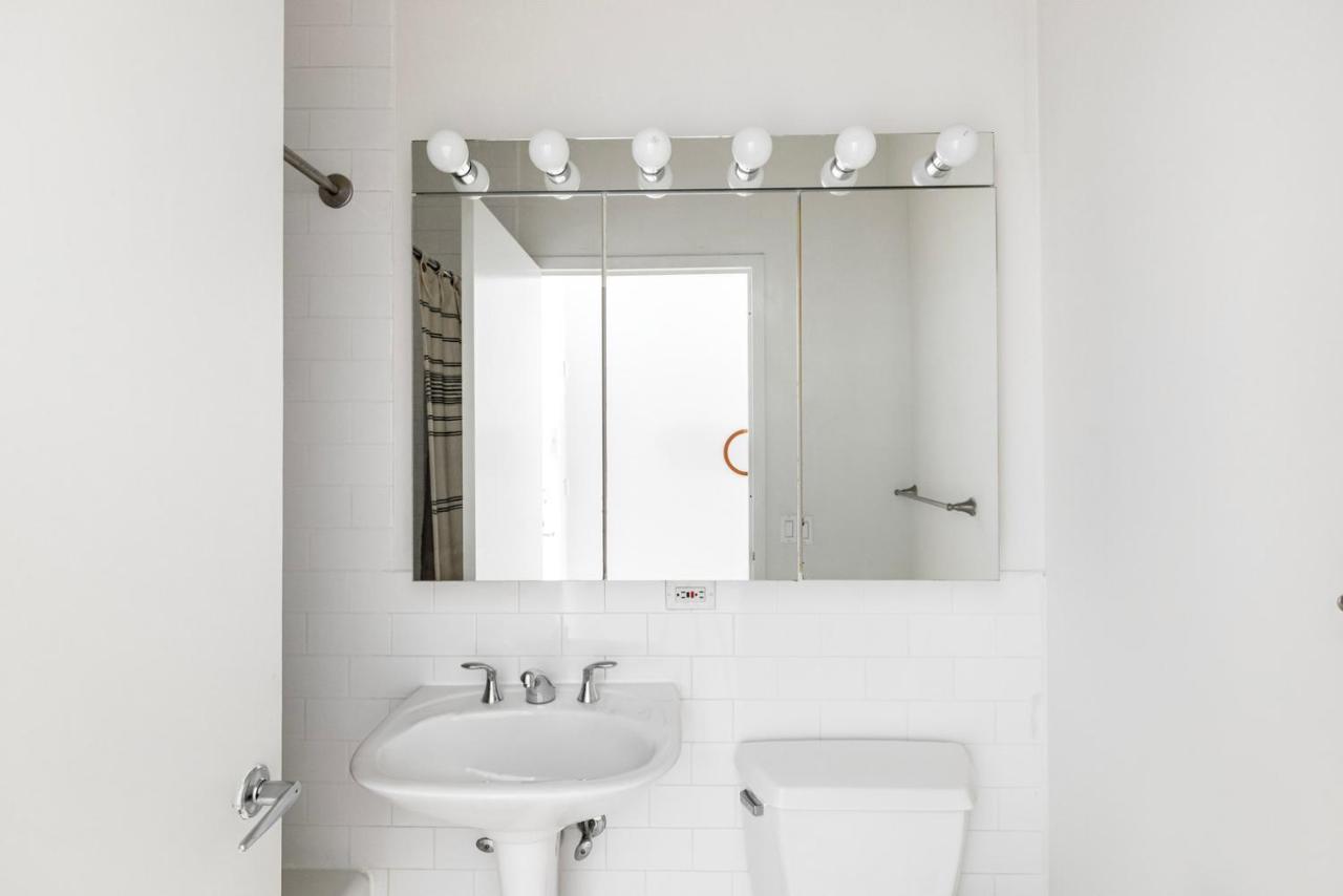 Financial District W Gym Doorman Nyc-1289 * New York