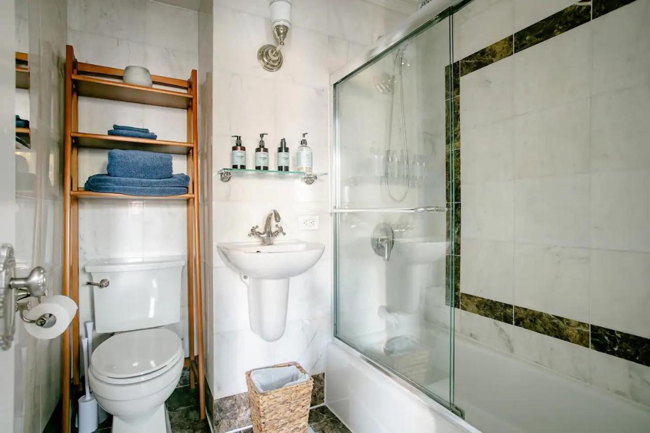Appartement Airy Greenwich Retreat With Private Deck *