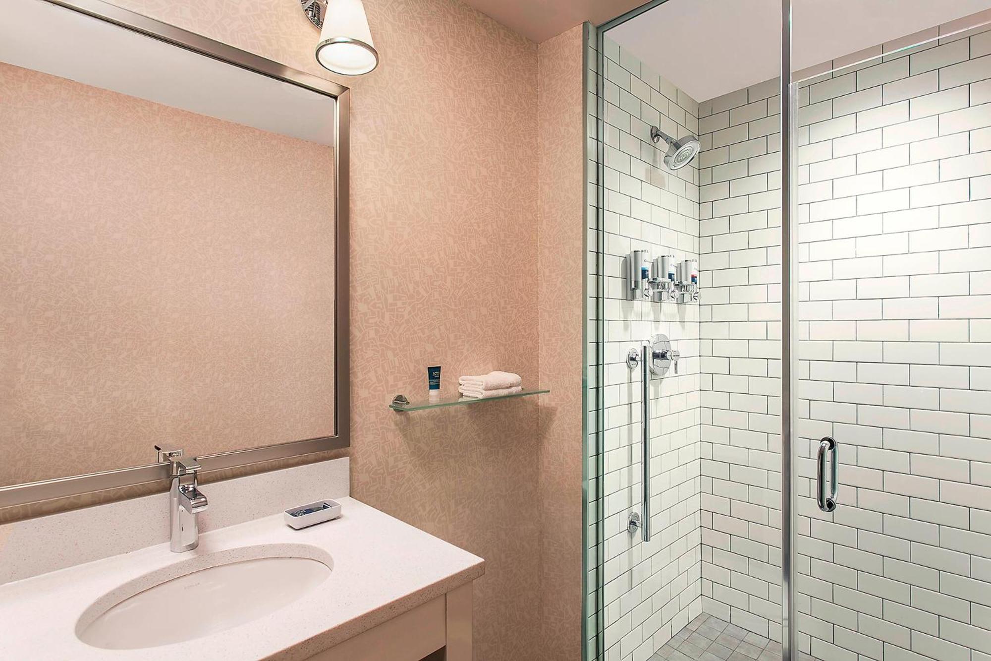 Hotel Four Points By Sheraton Downtown