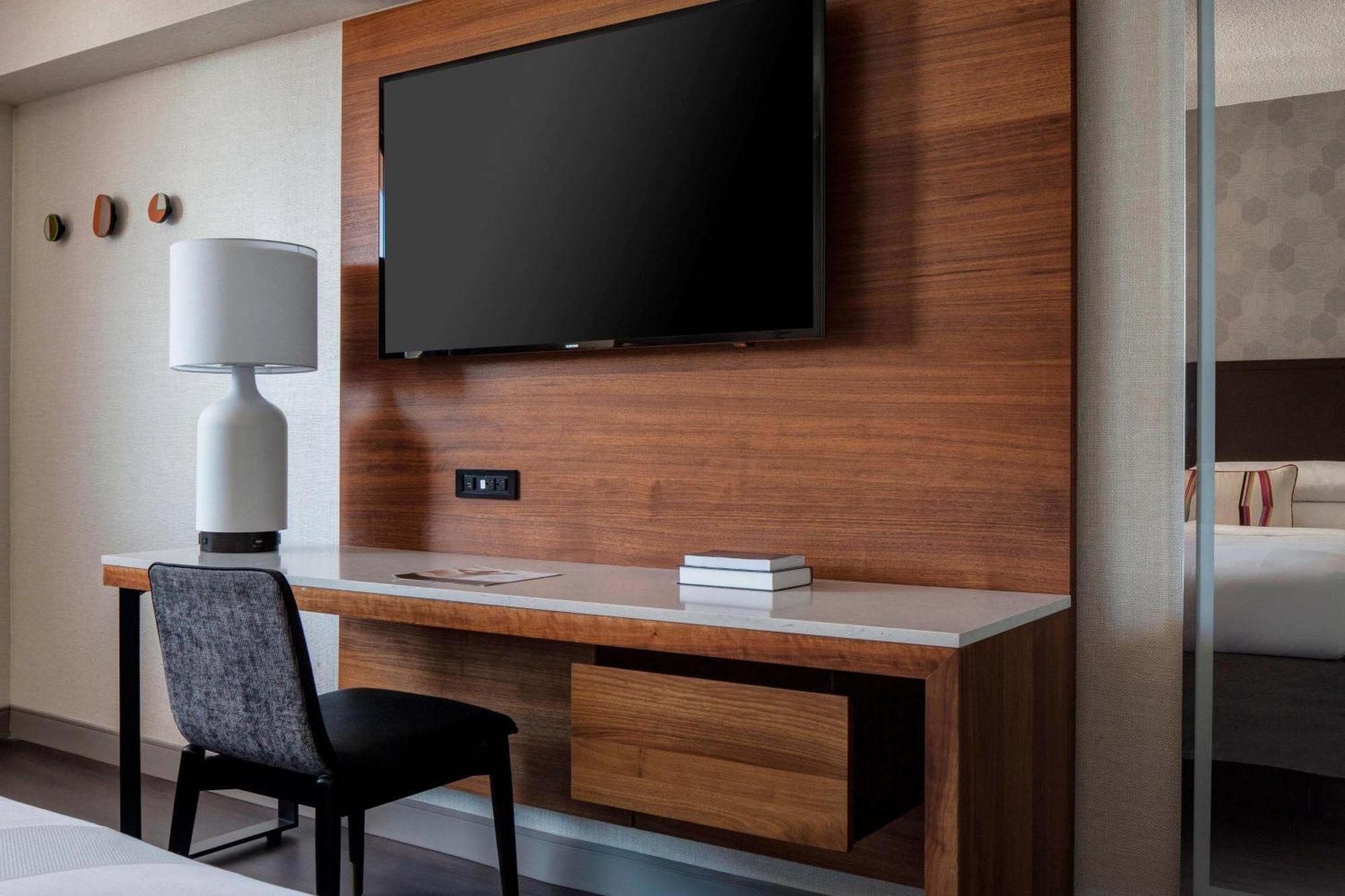 Laguardia Airport Marriott New York