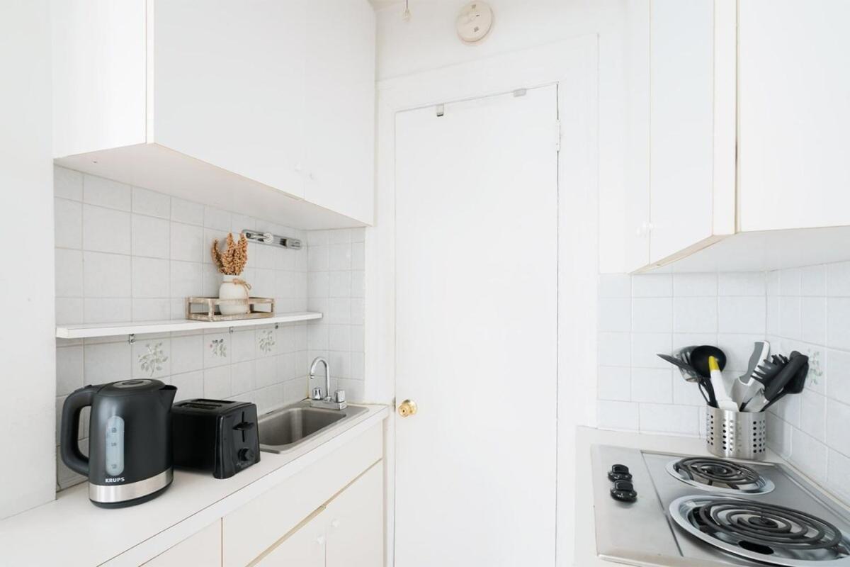 Appartement 11-4f Prime West Village Designer 1br *