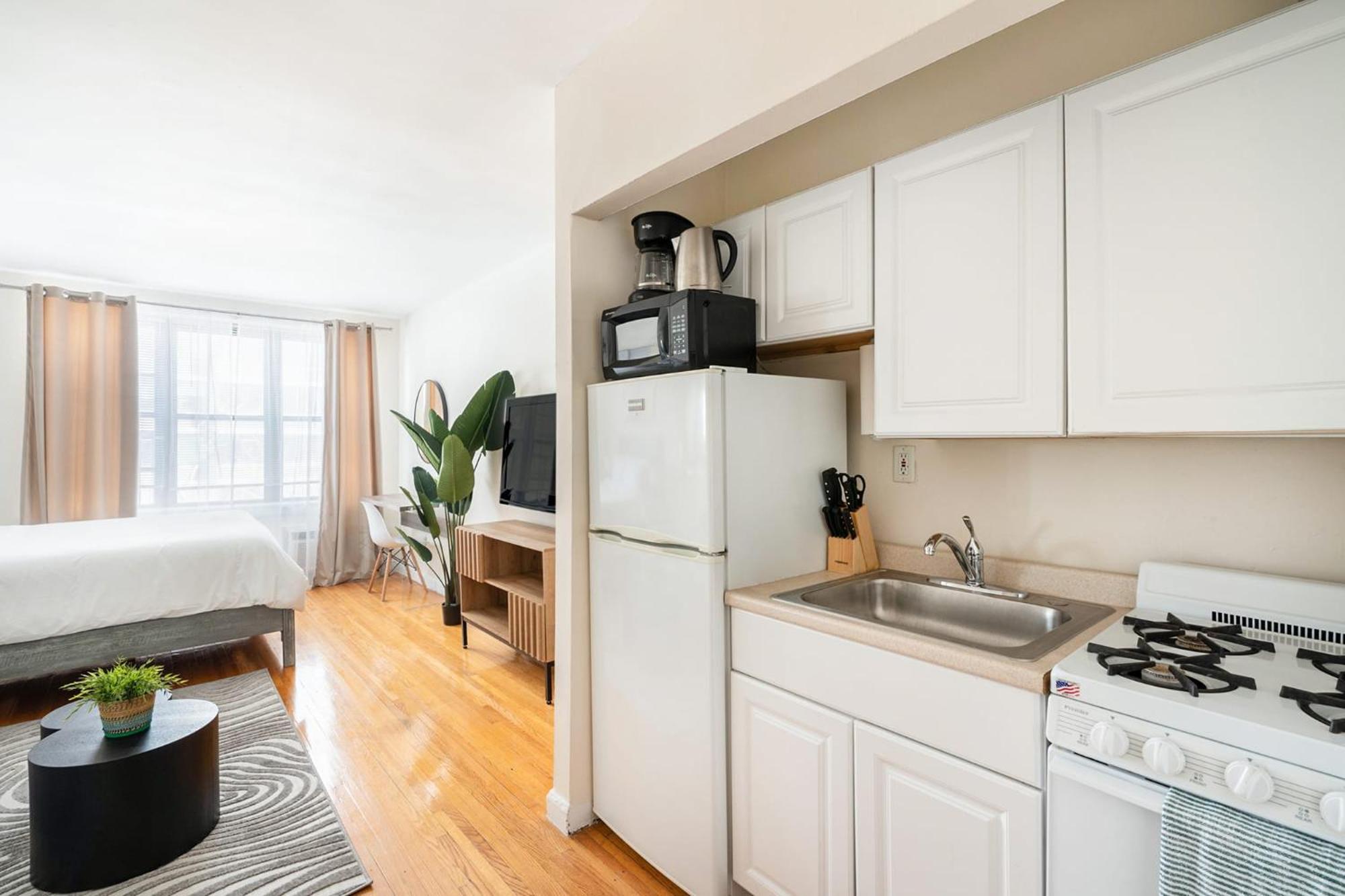 Apartment 338-3b Union Square Newly Reno Sleeps 3 *