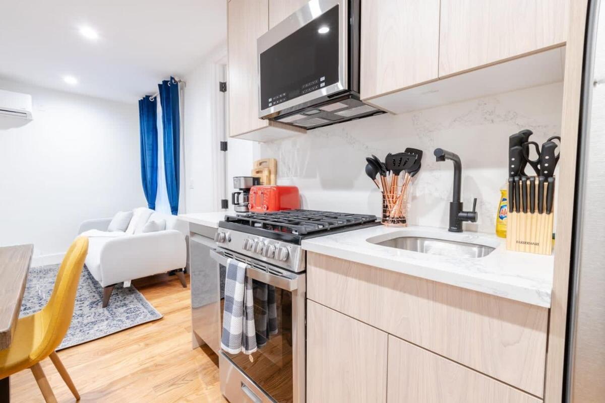 323-1 Specious 2br Williamsburg Apartment New York