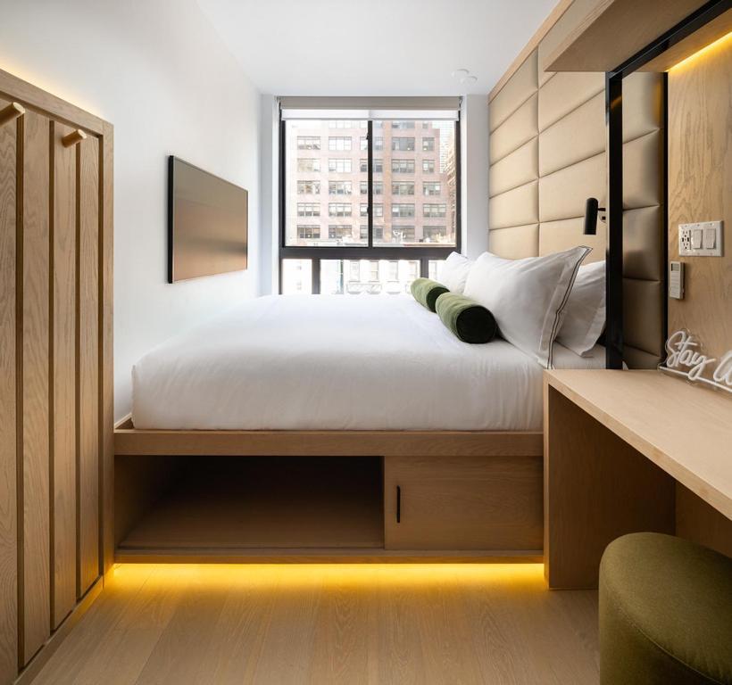 Little Charlie 4* New York