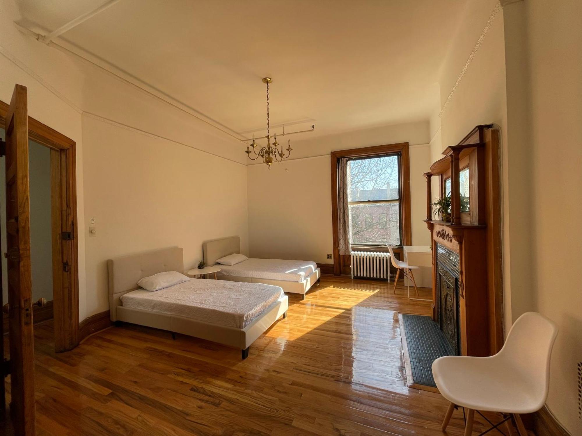 Large In Charming Townhouse Séjour chez l'habitant
