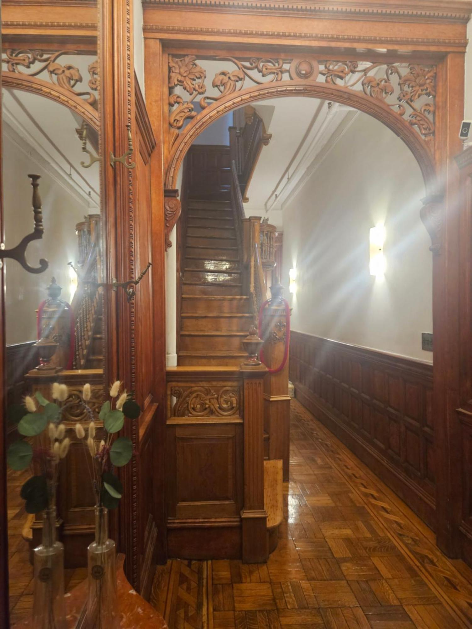 Large In Charming Townhouse Séjour chez l'habitant *