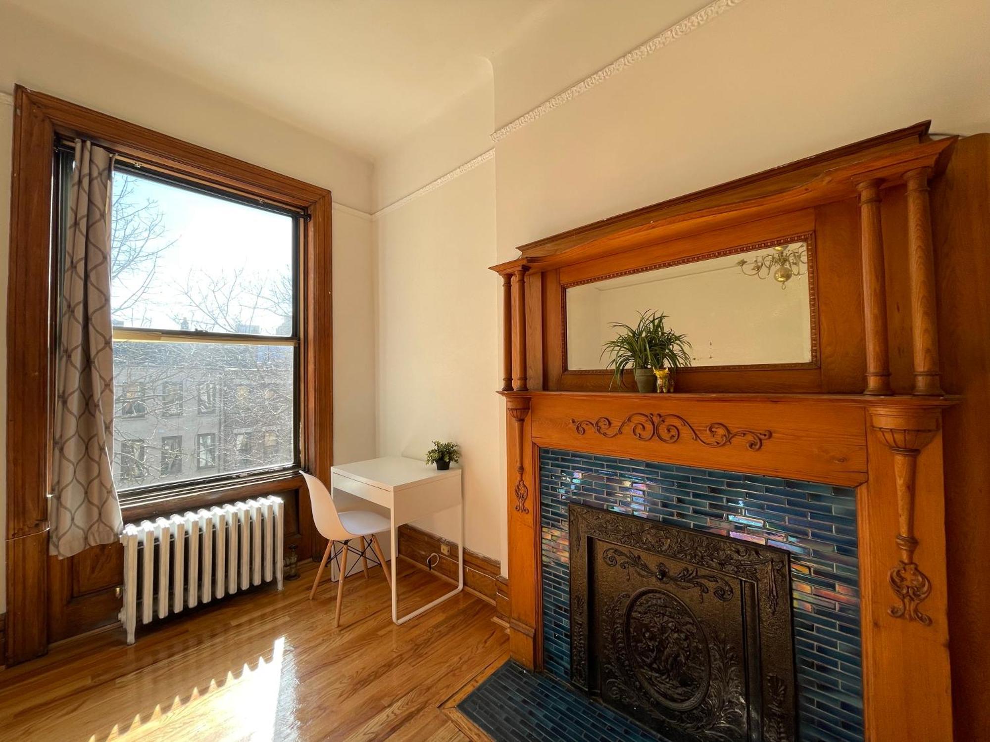 Large In Charming Townhouse Séjour chez l'habitant New York