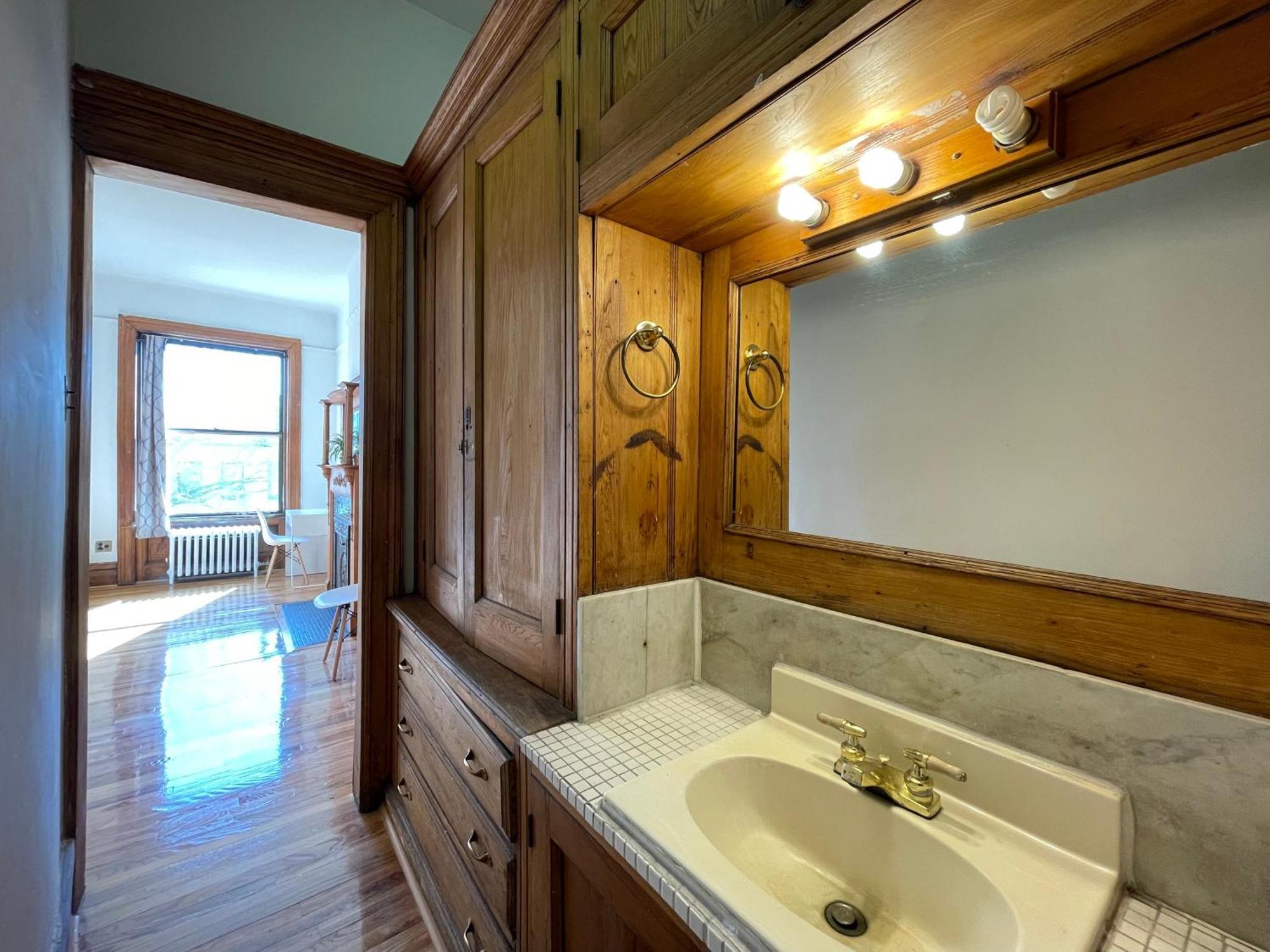 Séjour chez l'habitant Large In Charming Townhouse