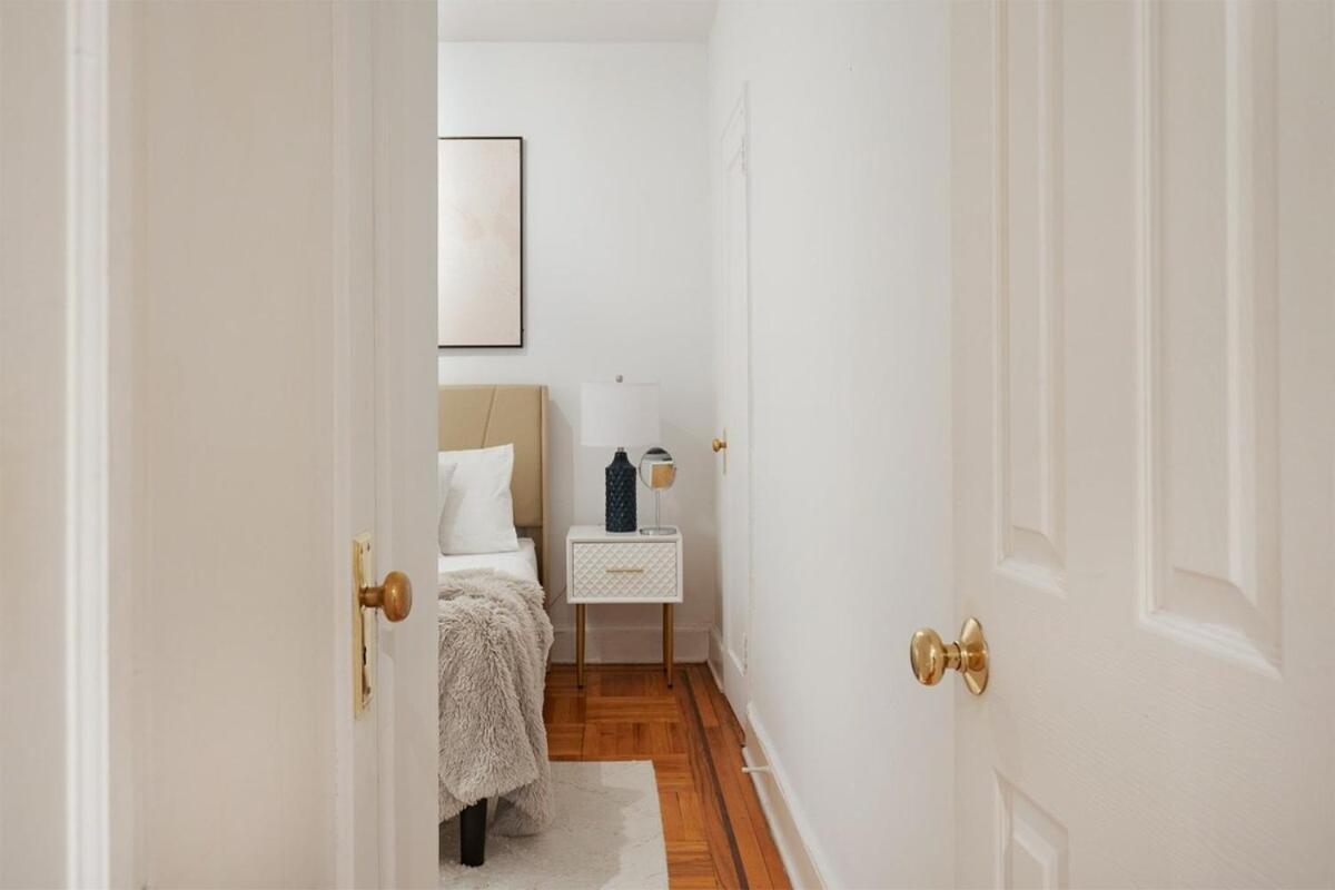 61-2a Large 1br In Upper East Side * New York