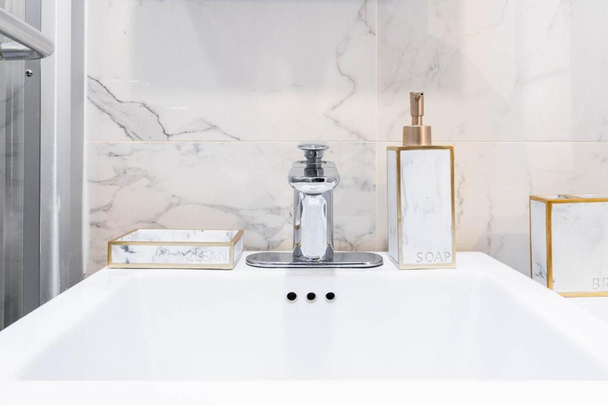 69-4c Prime Lower East Side 1br Brand New * New York