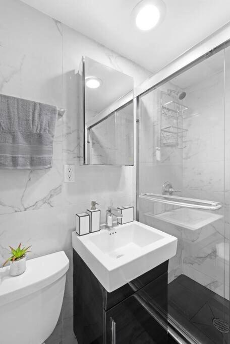 69-4b Modern Lower East Side 1br Prime Location Appartement