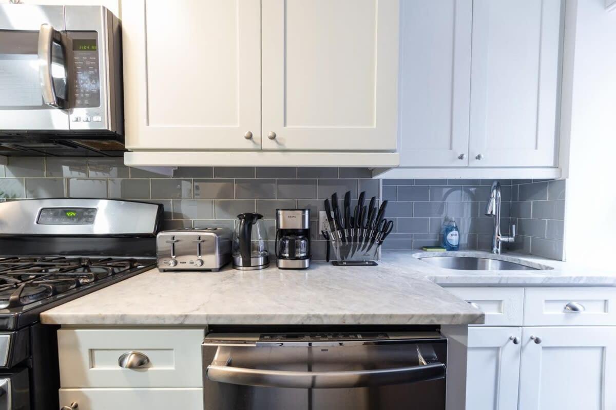 39-2 Renovated 3br Prime Hudson Yards Area *