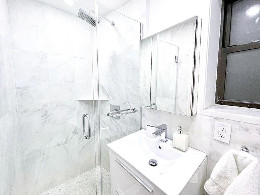 62-2b Renovated 1br In Prime Upper East Side Appartement *
