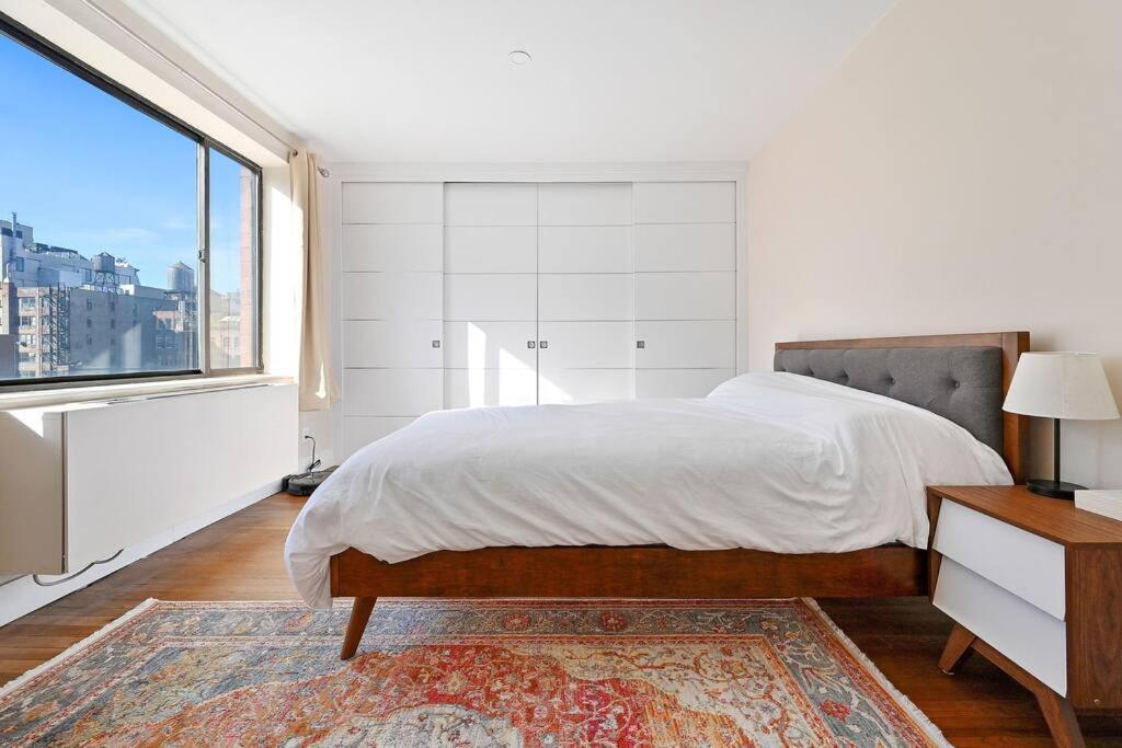 Modern One Bedroom With Private Balcony * New York