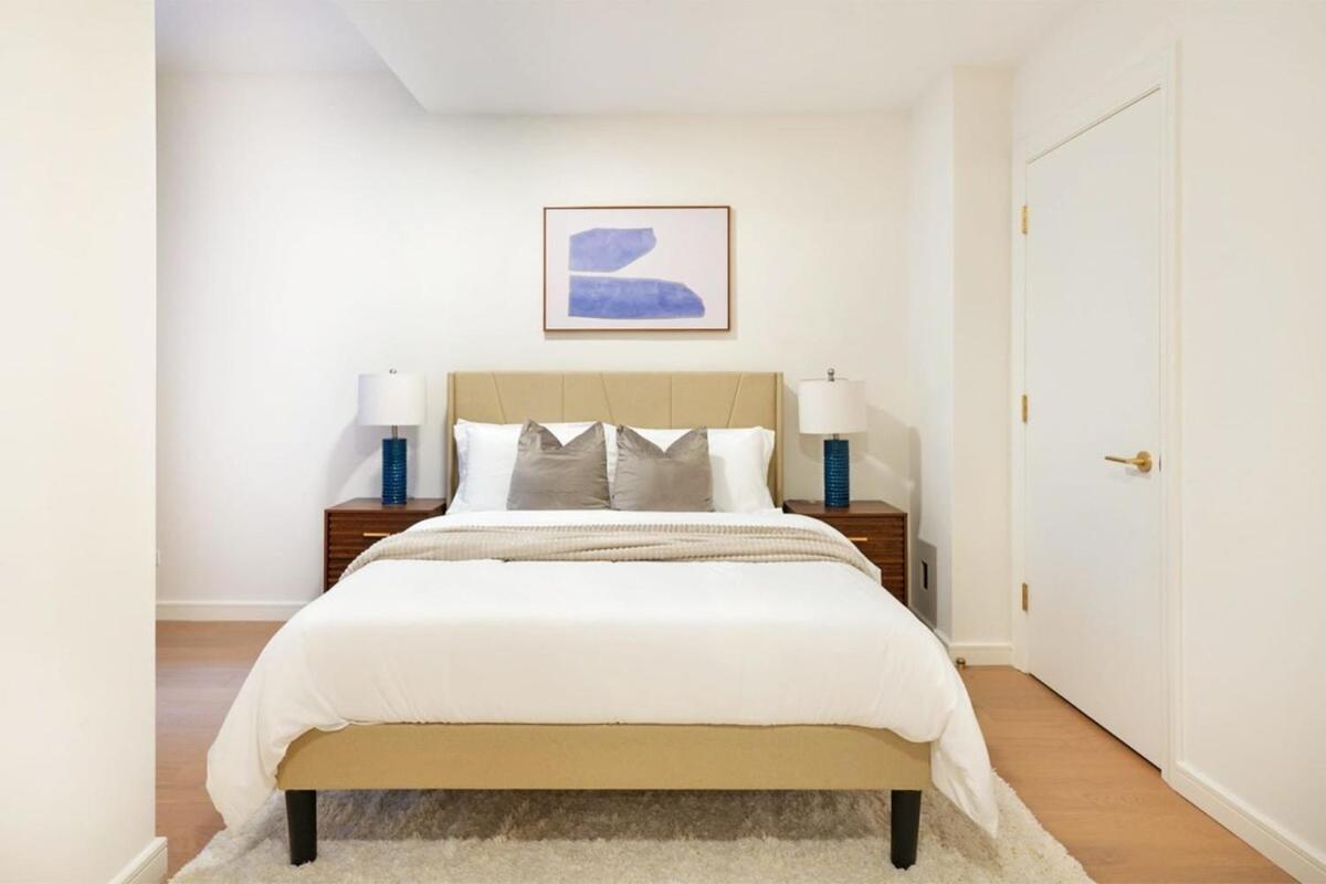 76-1d Brand New 4br 3bth Ues Doorman Gym Appartement *