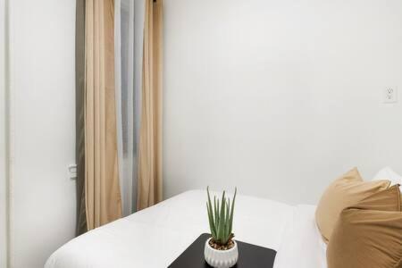 Apartment 91-2a Stylish 3br 2bth With W D