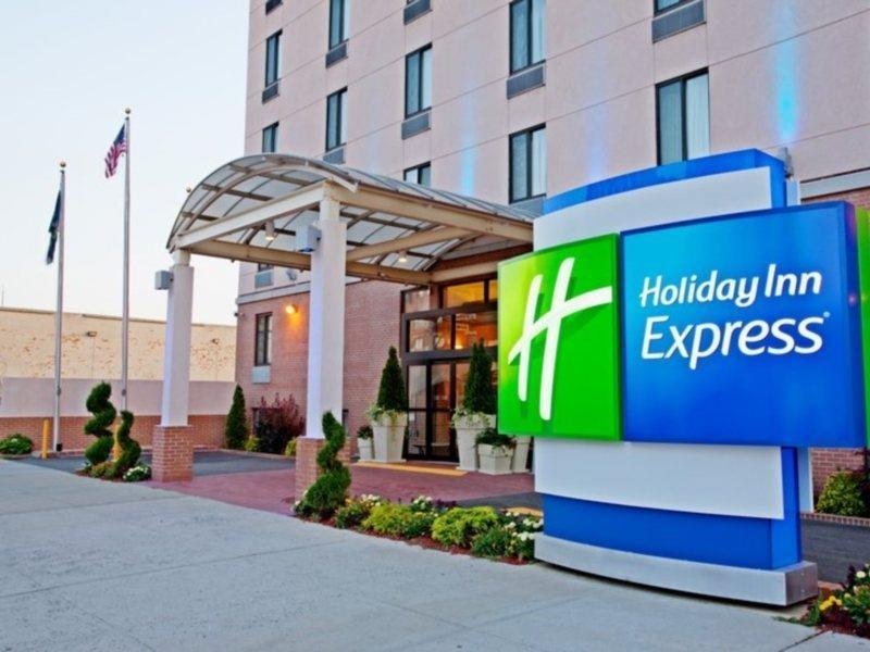 Express Brooklyn By Ihg Hotel