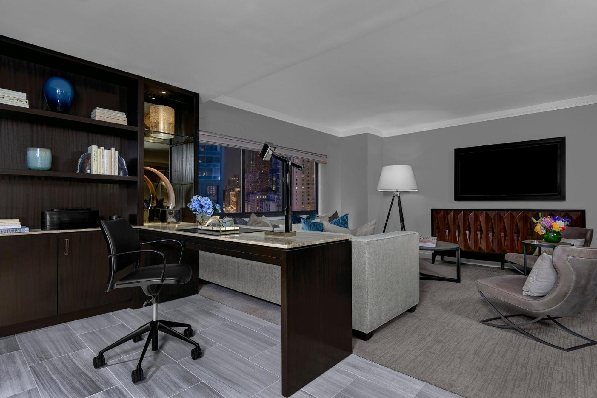 The Manhattan At Times Square Hotel