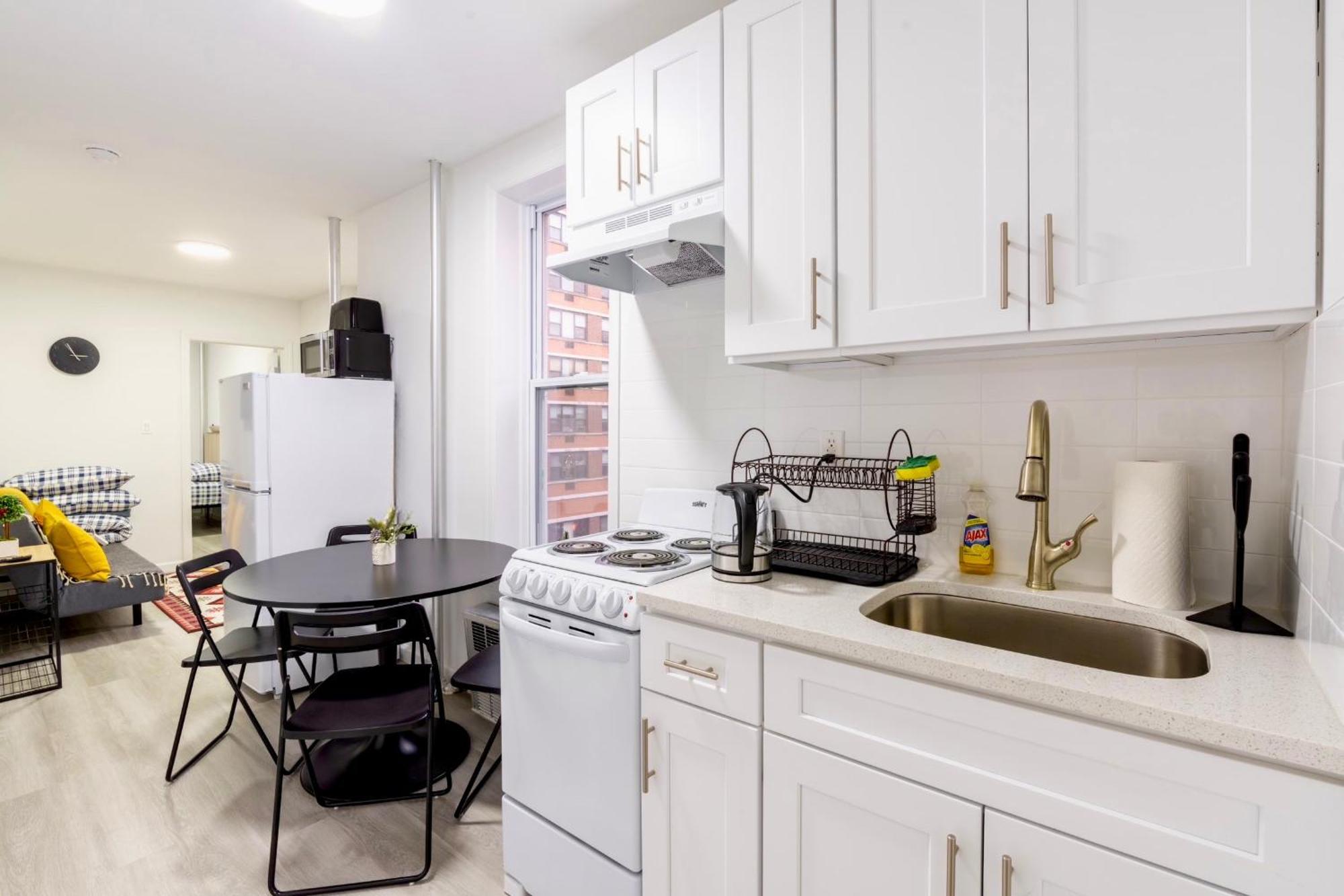 Peaceful In Lower Manhattan Apartment