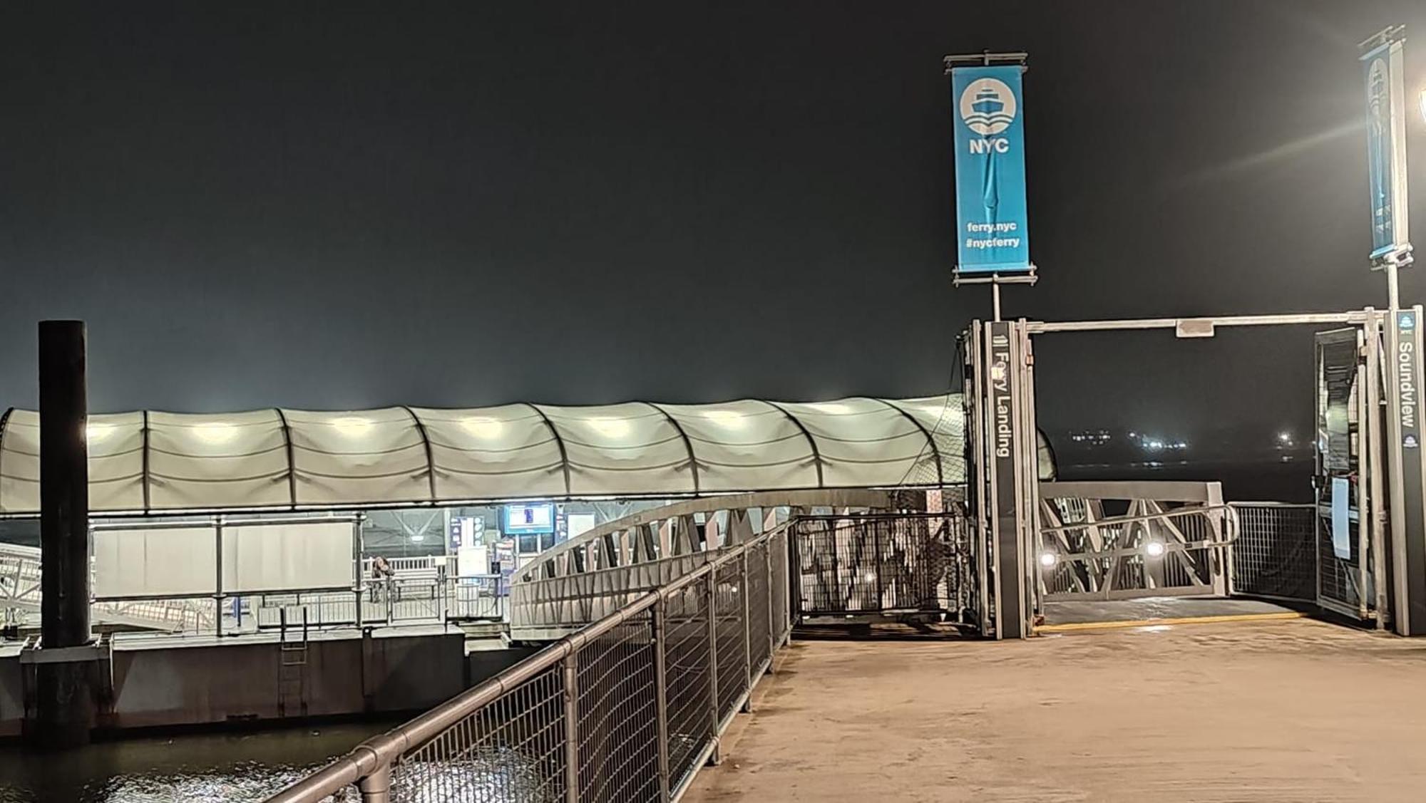 Waterfront Gem Duplex 3 Bedroom 2floor In Whitestone Bronx Free Parking *