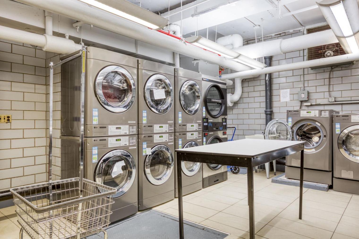 Midtown 1br W Gym Doorman Nr Grand Nyc-748 Apartment New York