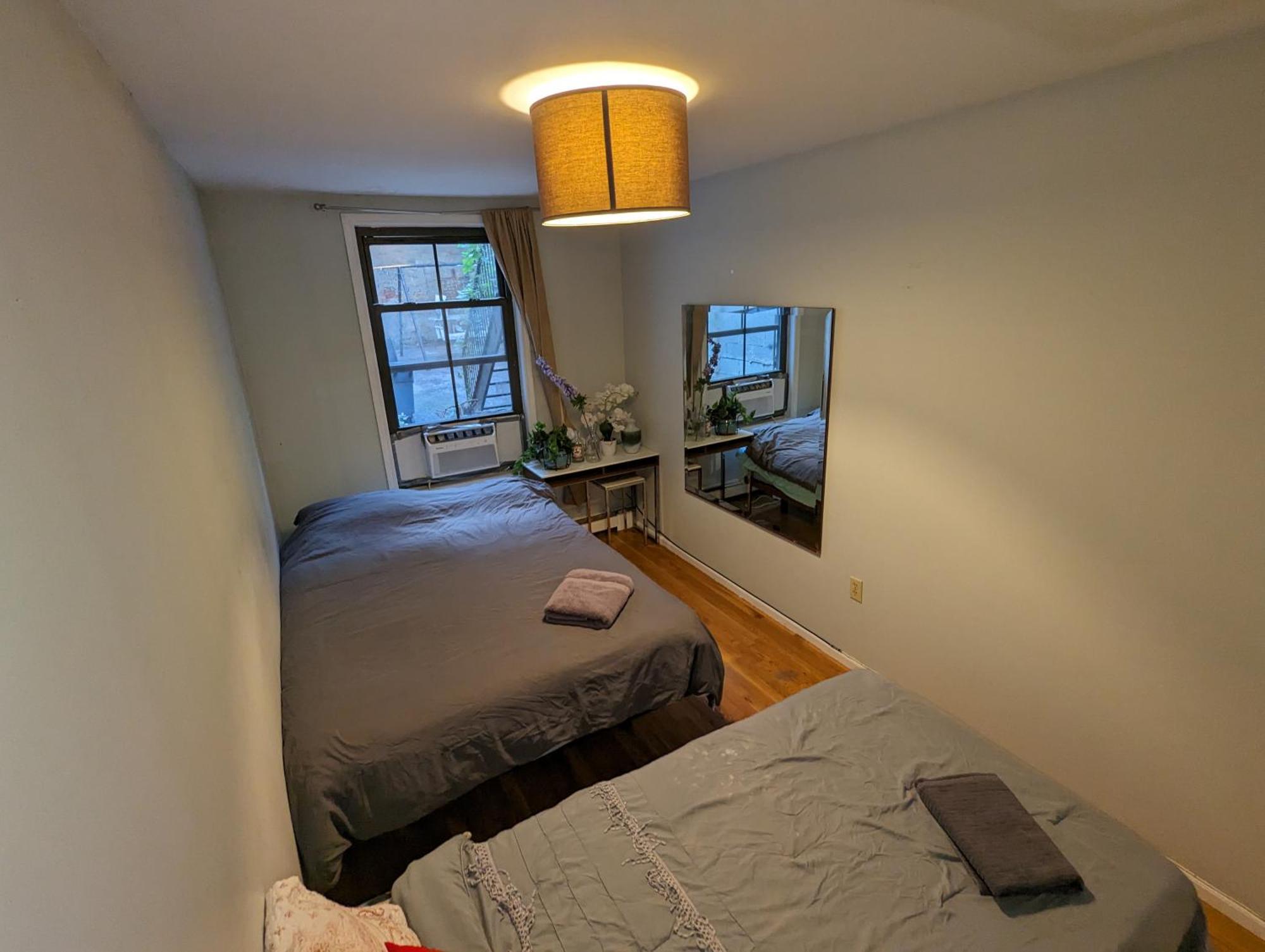 Private In 4 Bedroom Ground Near Subway Privatunterkunft