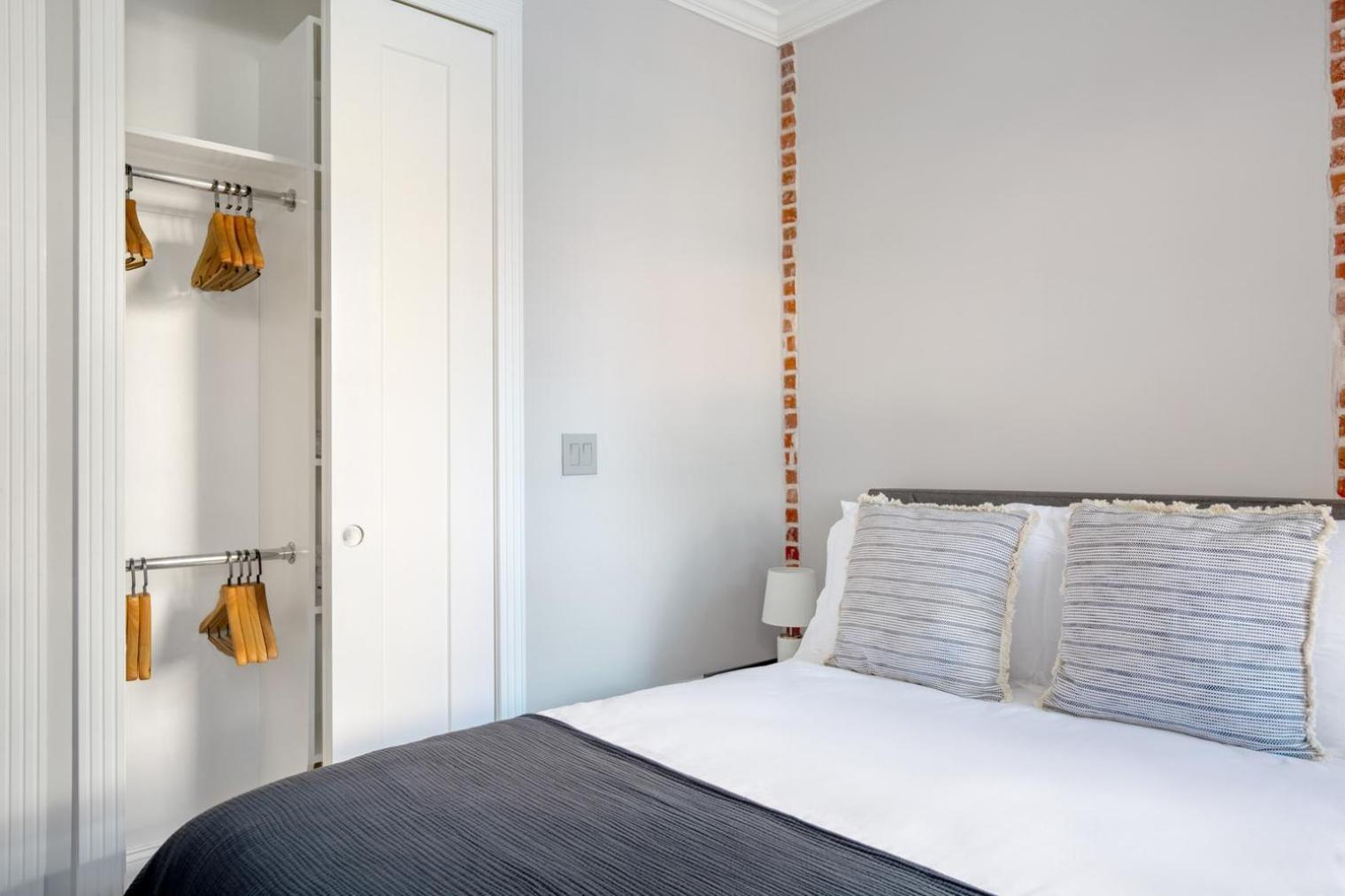 Midtown West 2br W Wd Wine Fridge Nr 1 Train Nyc-909 Appartement *