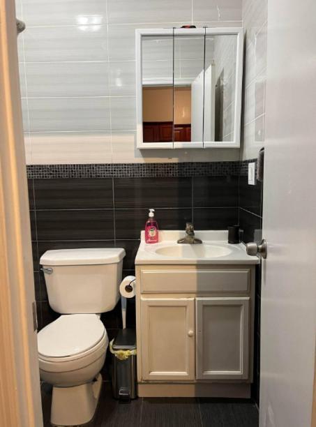 Apartment Breathtaking 3 Bedroom In Nyc! New York