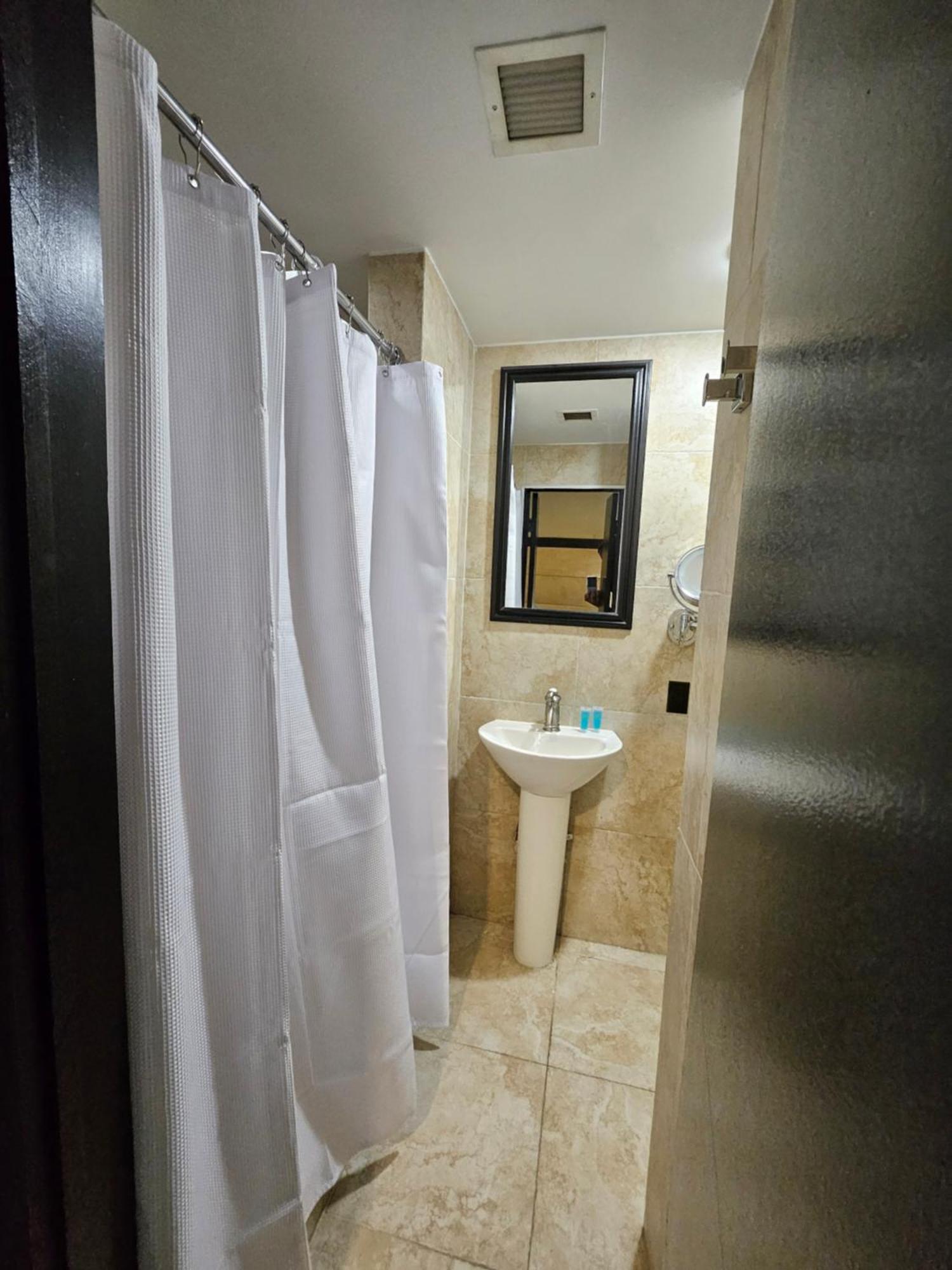 Hotel-studio @ The Mansfield Midtown Apartment *