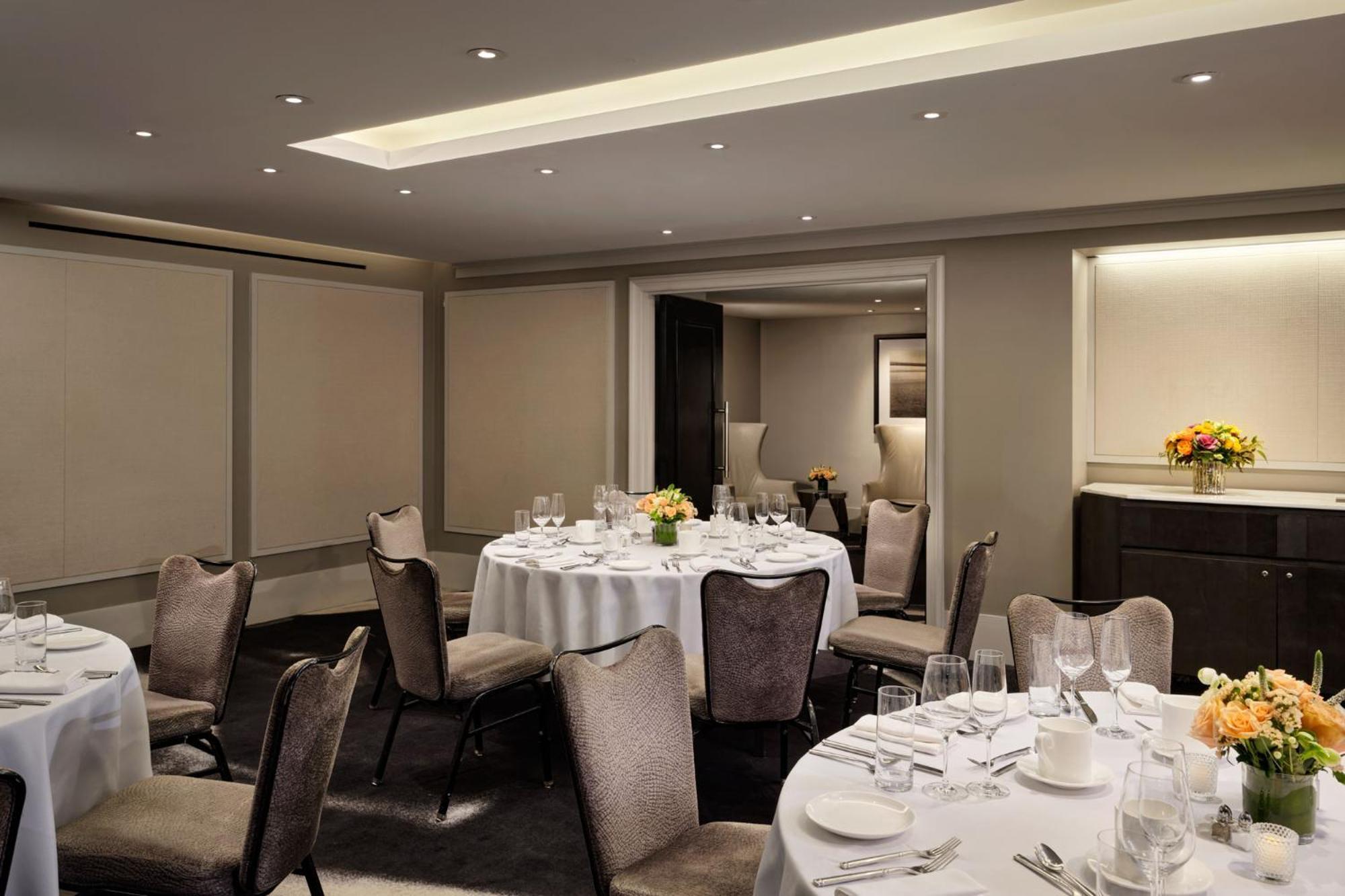 Loews Regency Hotel 5*