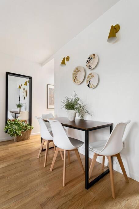 Bright Designer In Historic Harlem Appartement *