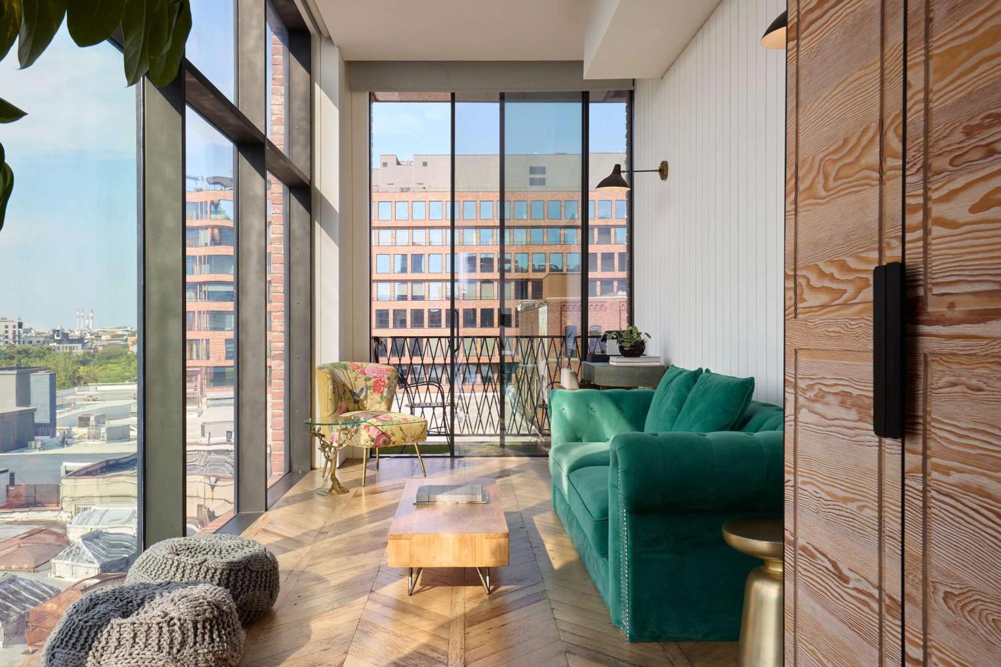 Arlo Williamsburg 5*