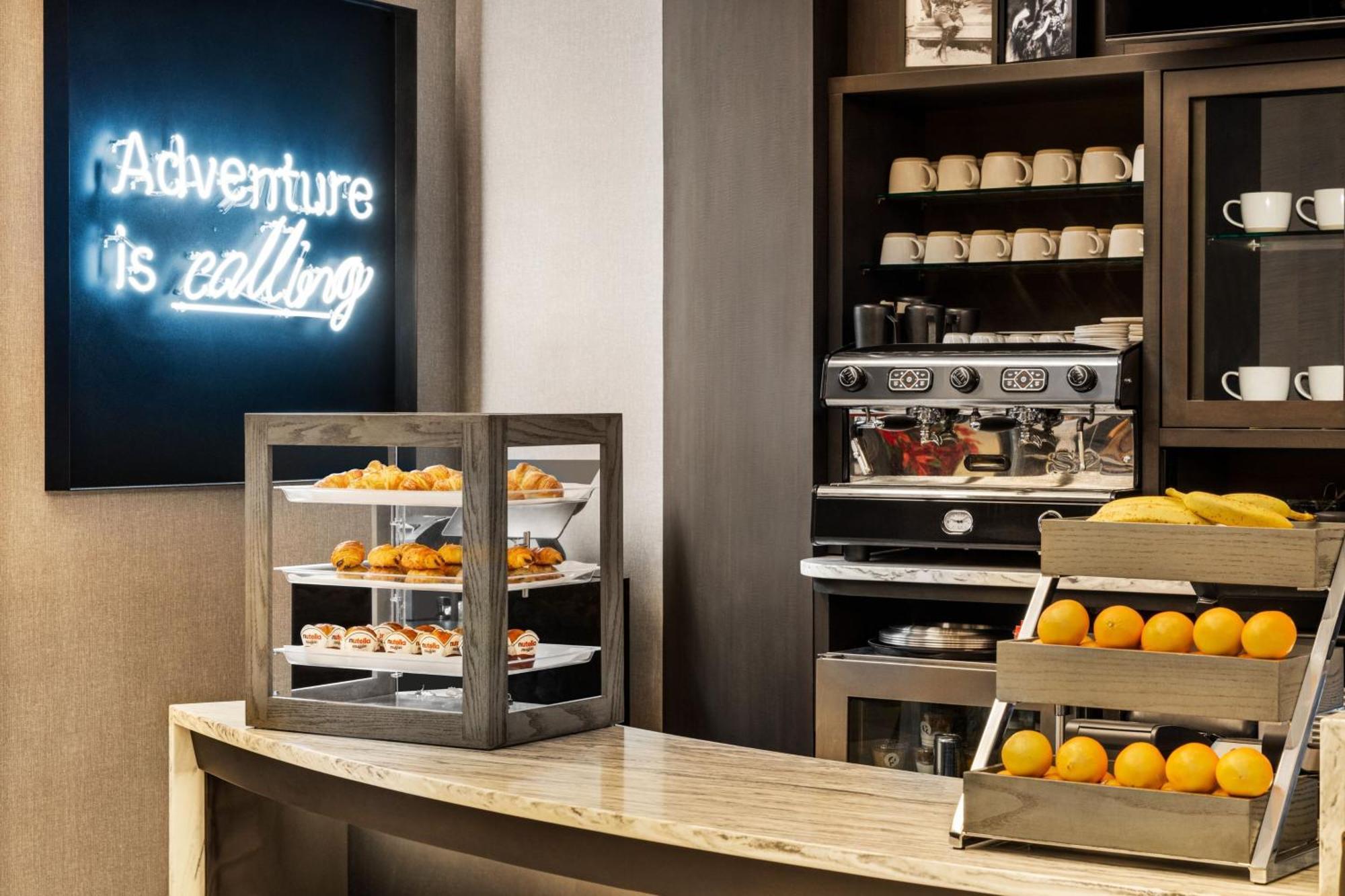 Hotel Marriott Jfk Airport 3*