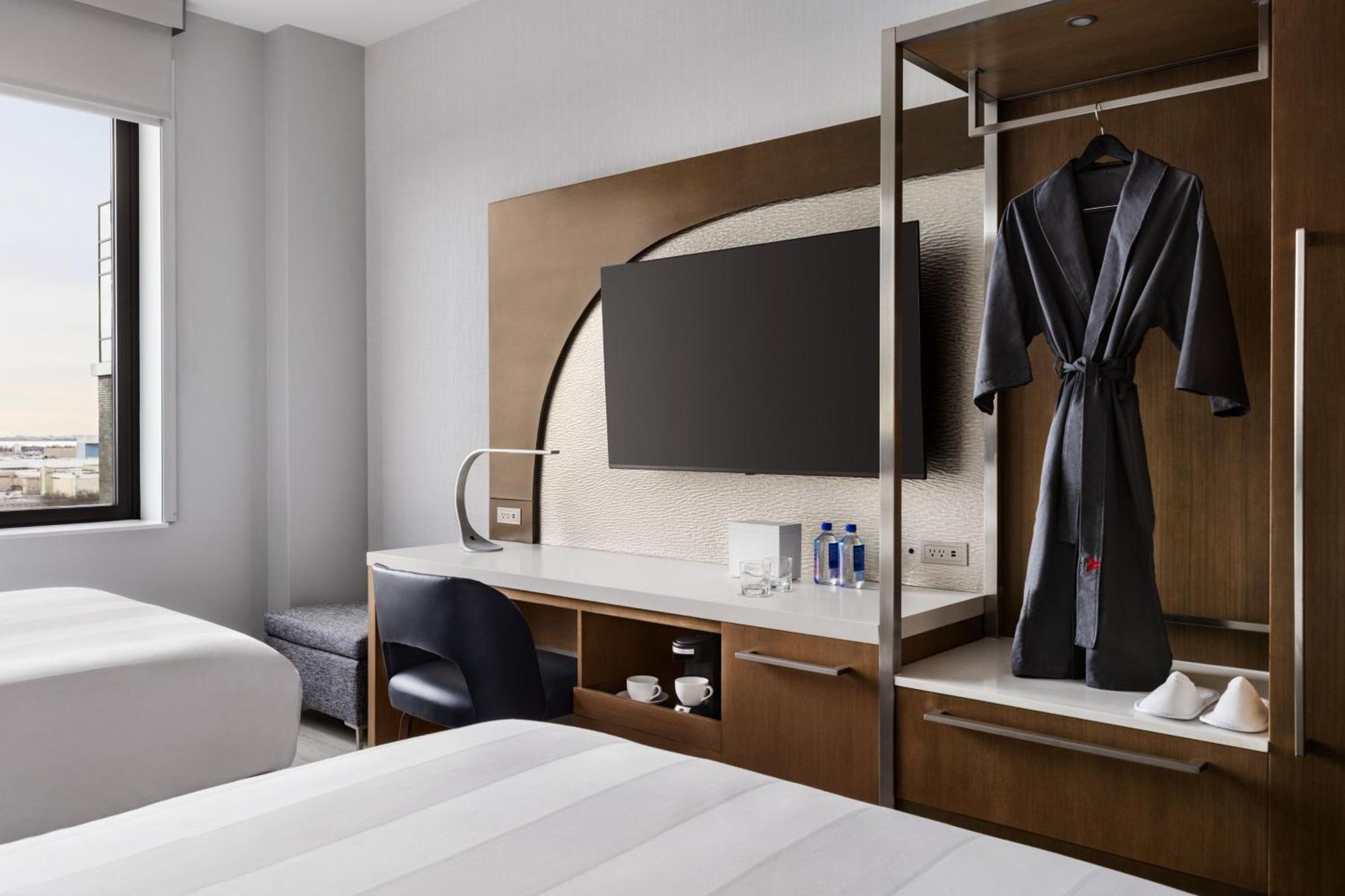 Hotel Marriott Jfk Airport 3*