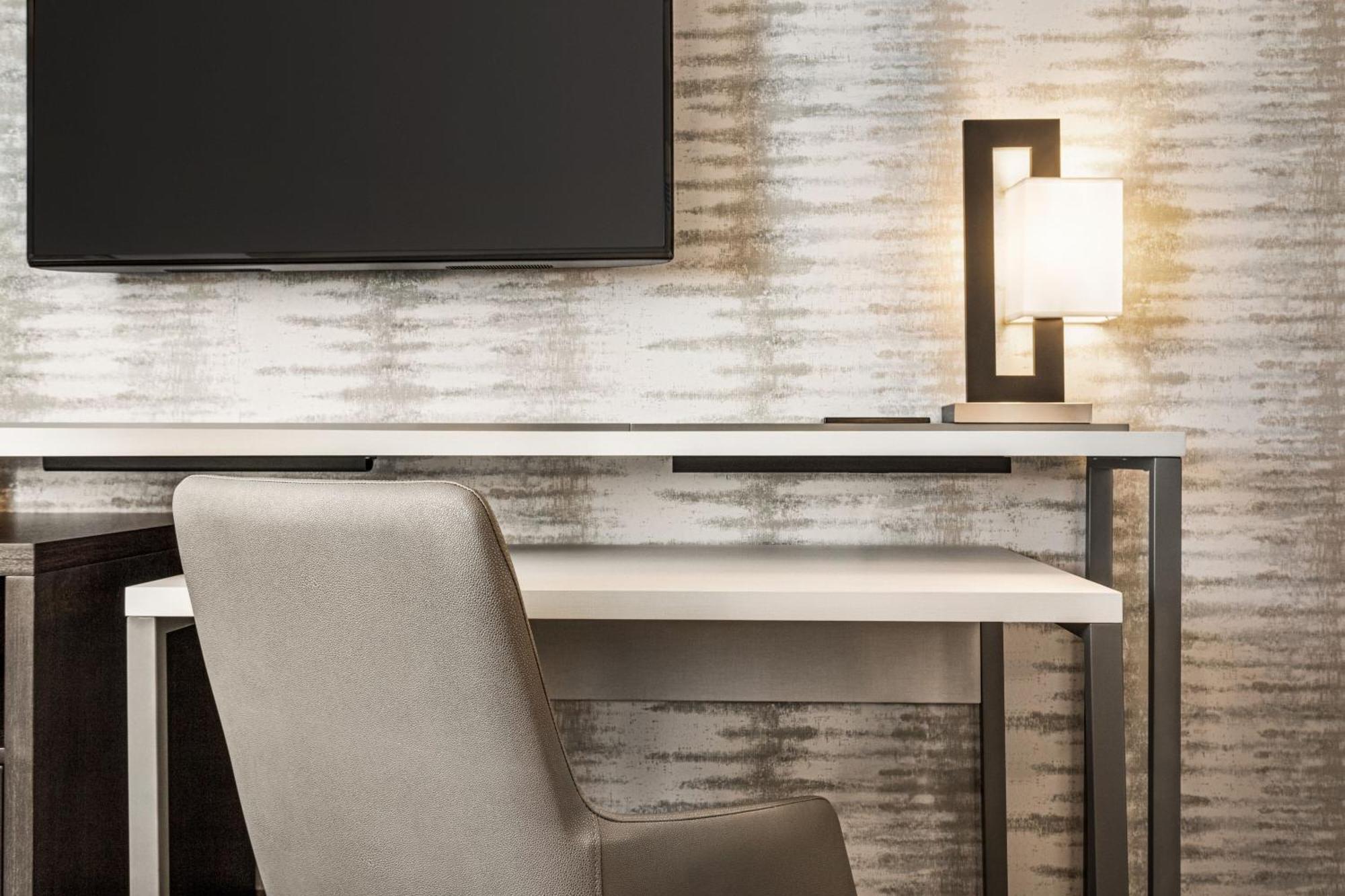 By Marriott Jfk Airport 3*