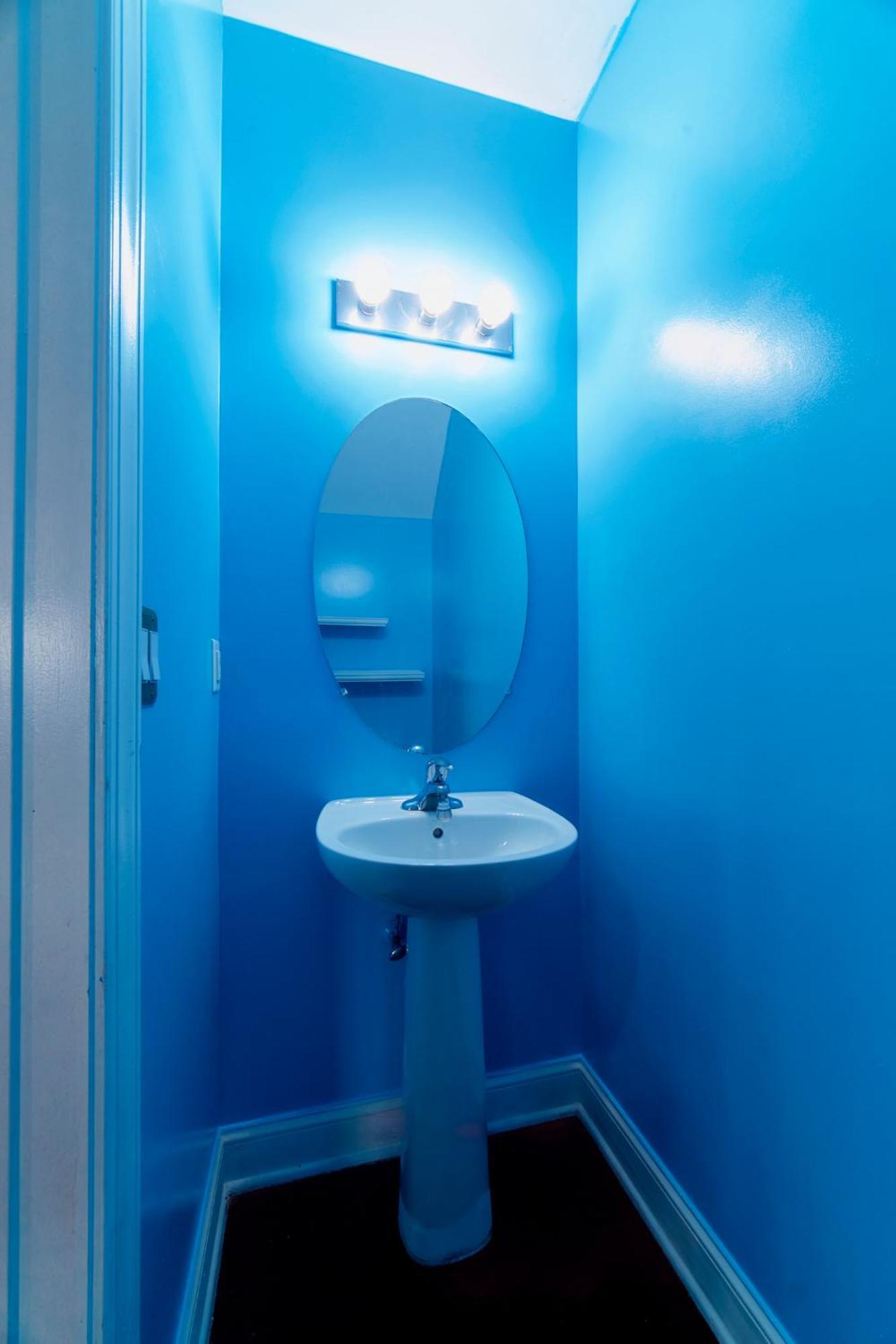 Waterfront Gem Duplex 3 Bedroom 2floor In Whitestone Bronx Free Parking *