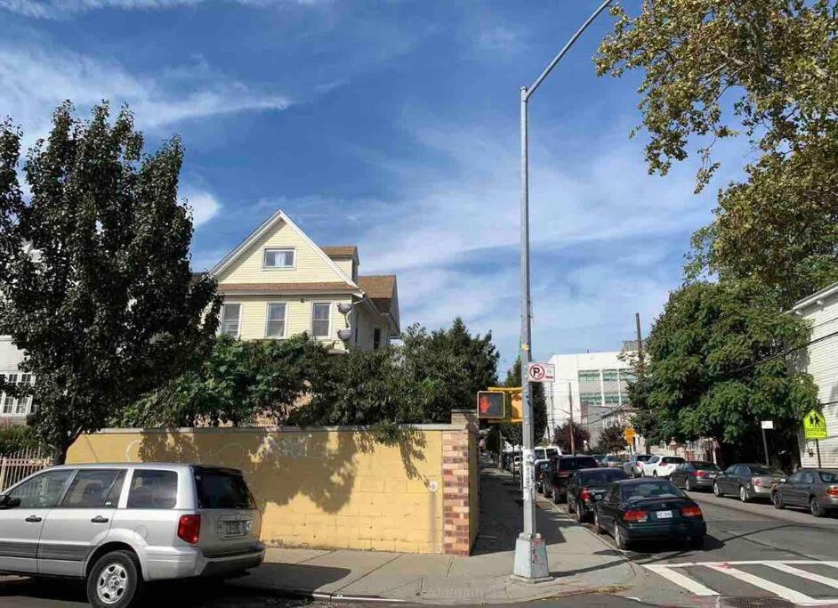 *private* 5 Minutes From Lga/ Us Open Apartment New York