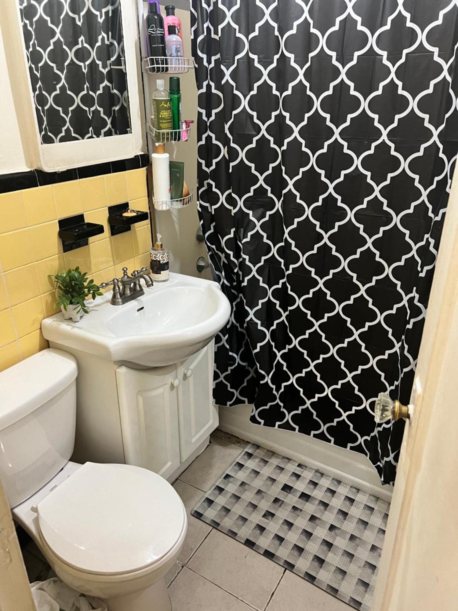 Prime Location- Central Manhattan Apartment