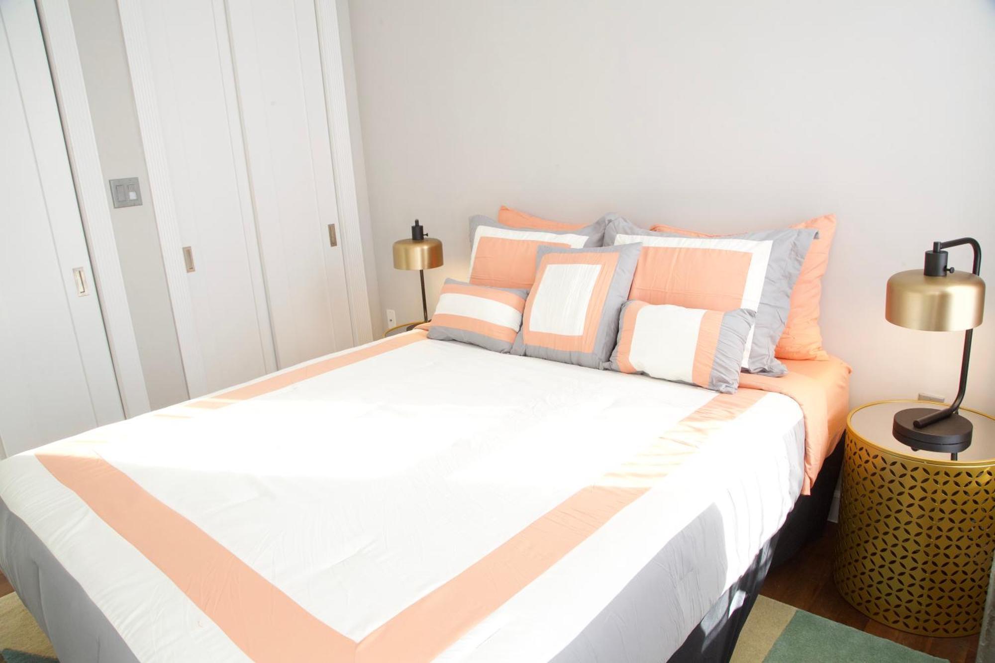 Apartment Style Near Park