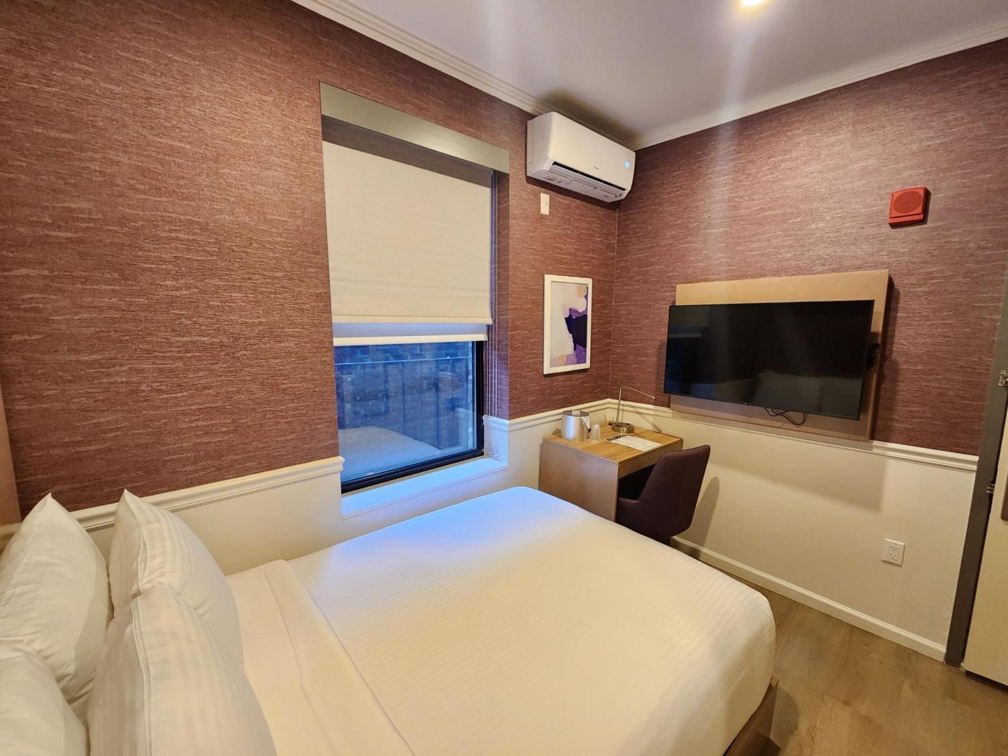 The Mayfair Times Square, An Ascend Collection Hotel New York