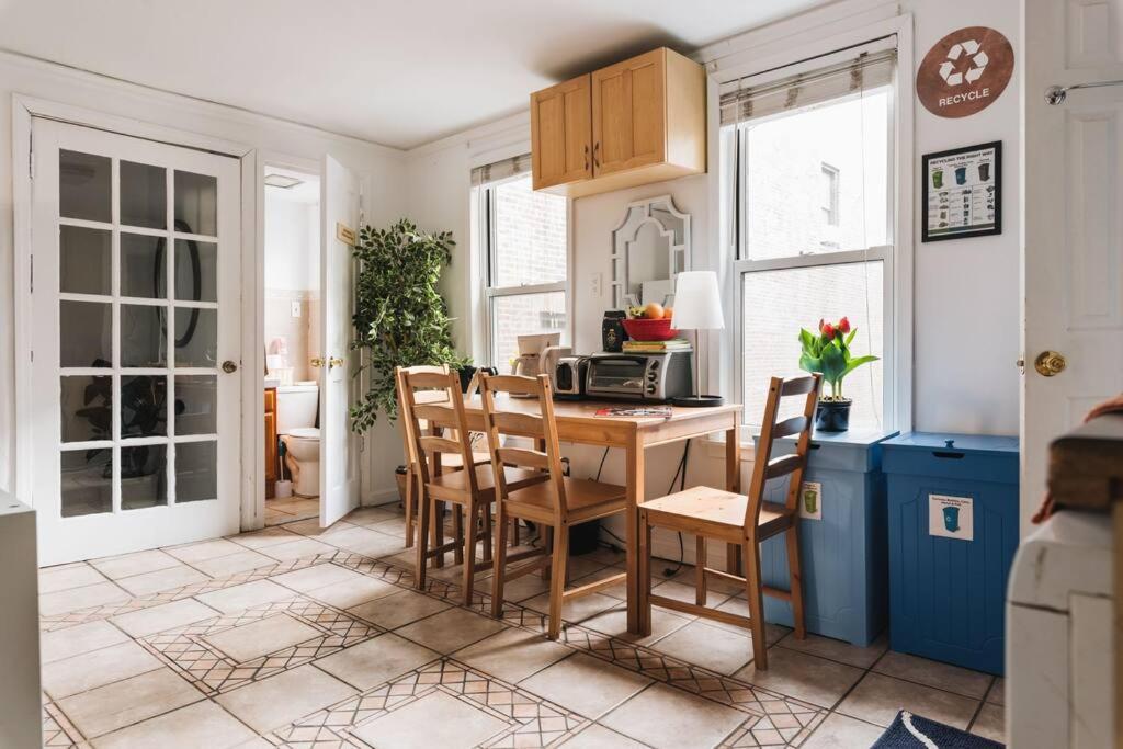 East Village Townhouse * New York