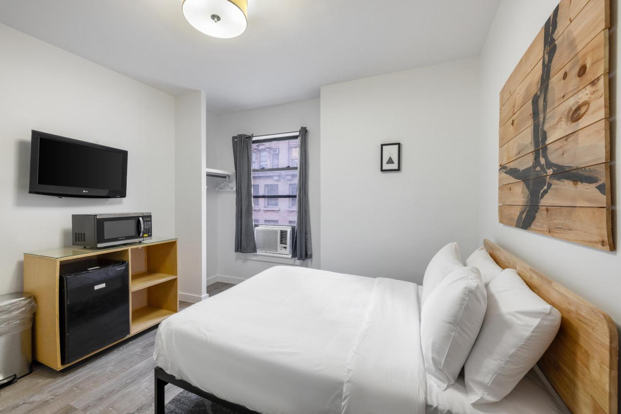 27 By Luxurban Hotel