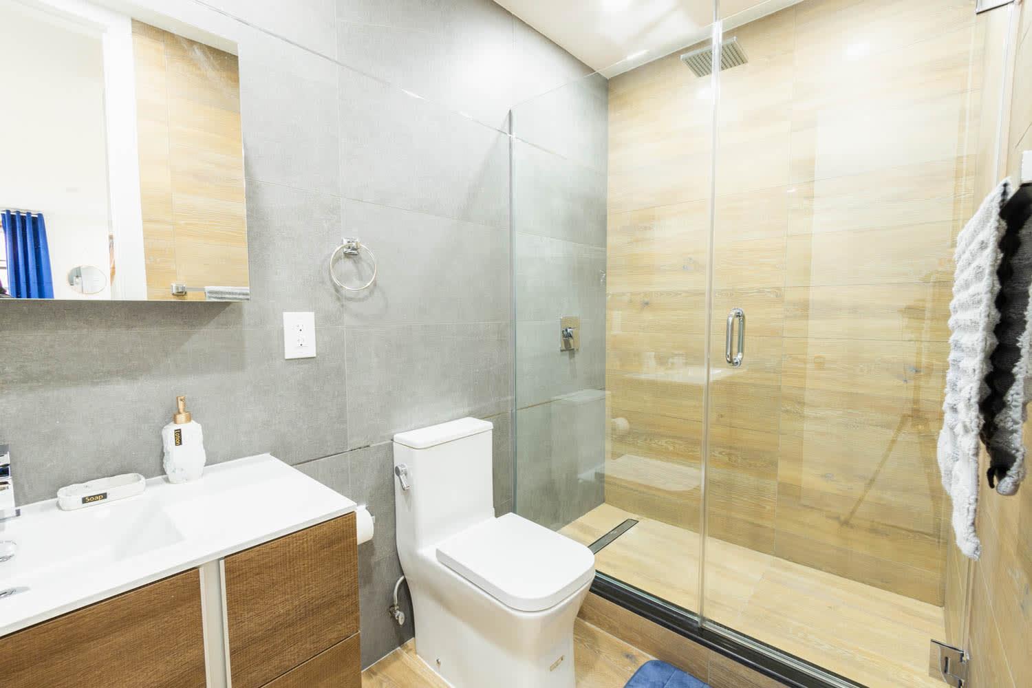 Appartement 1597-13 I Brand New Prime Upper East W&d