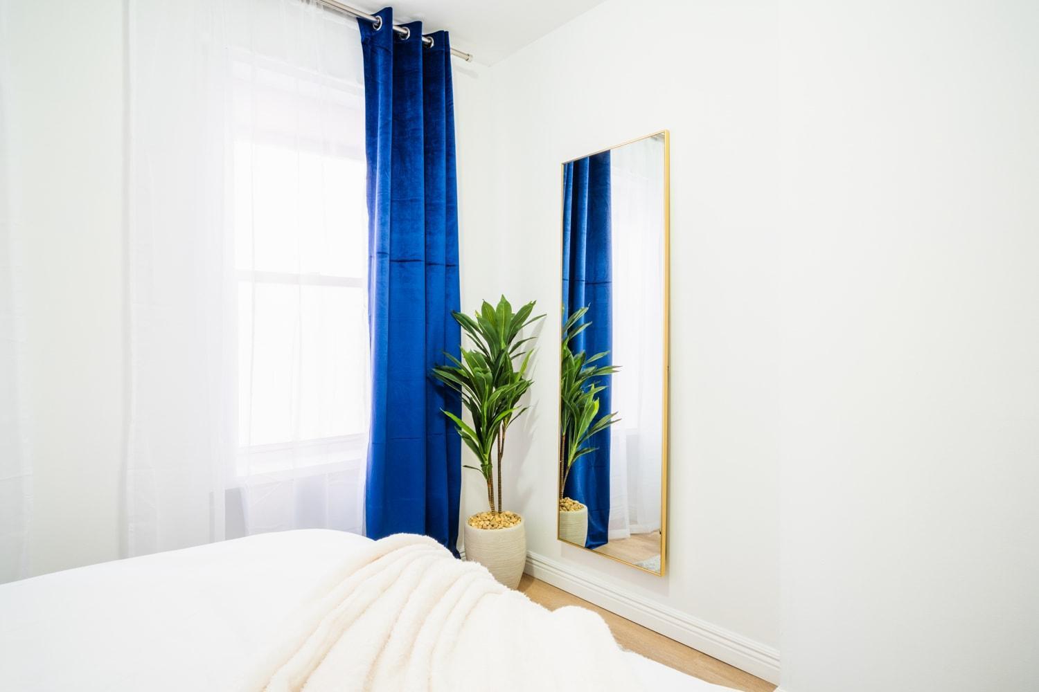 1435-4 I 3 Bedrooms 2bath W D Prime Upper East *