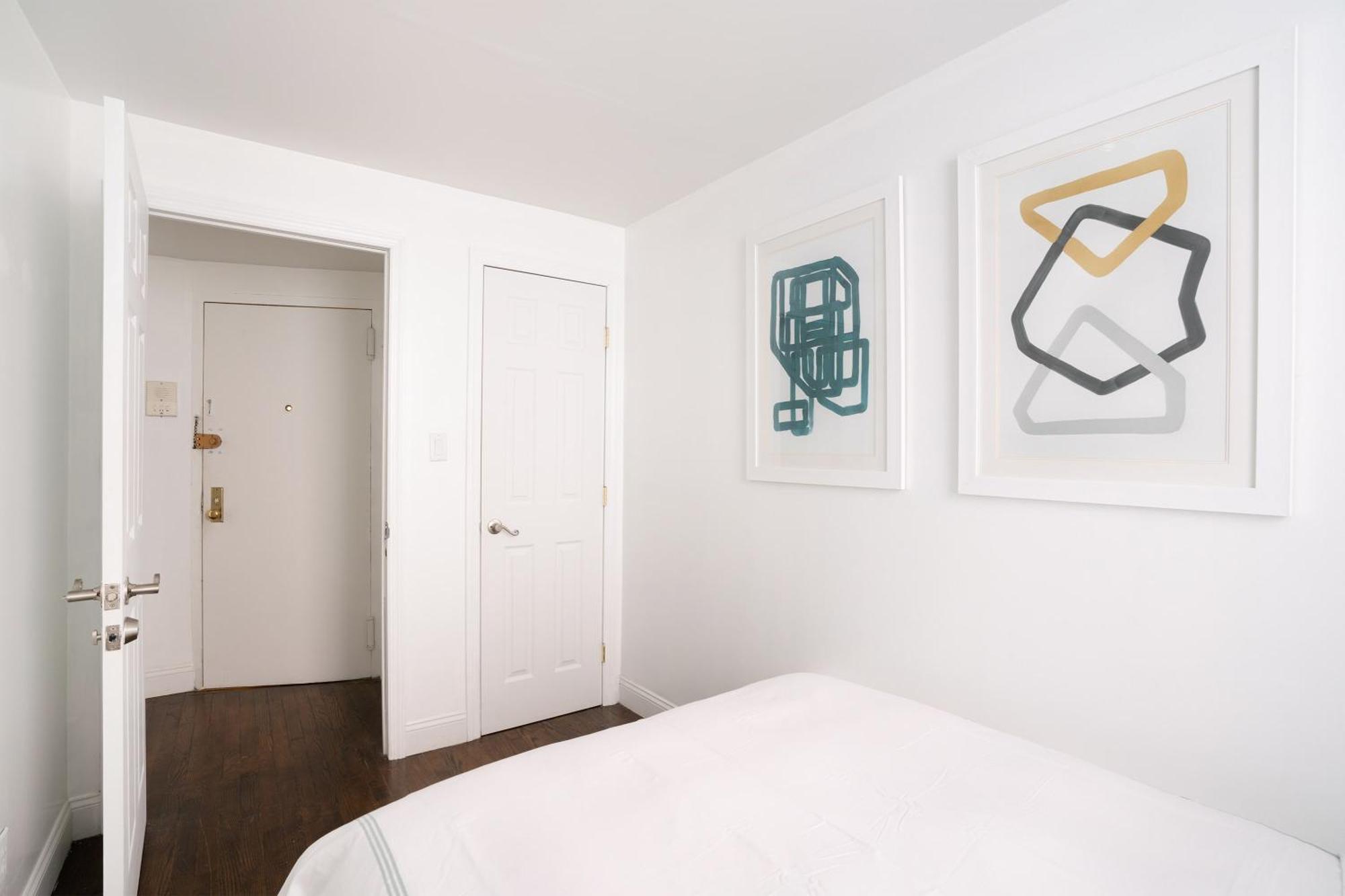 1435-3-3 Bedrooms 2bath W D Prime Upper East Appartement