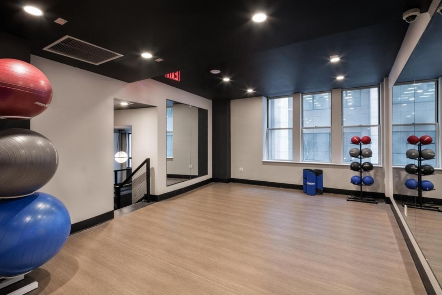 Fidi Jr 1br W Doorman Gym Nr Wall Street Nyc-1137 Apartment *
