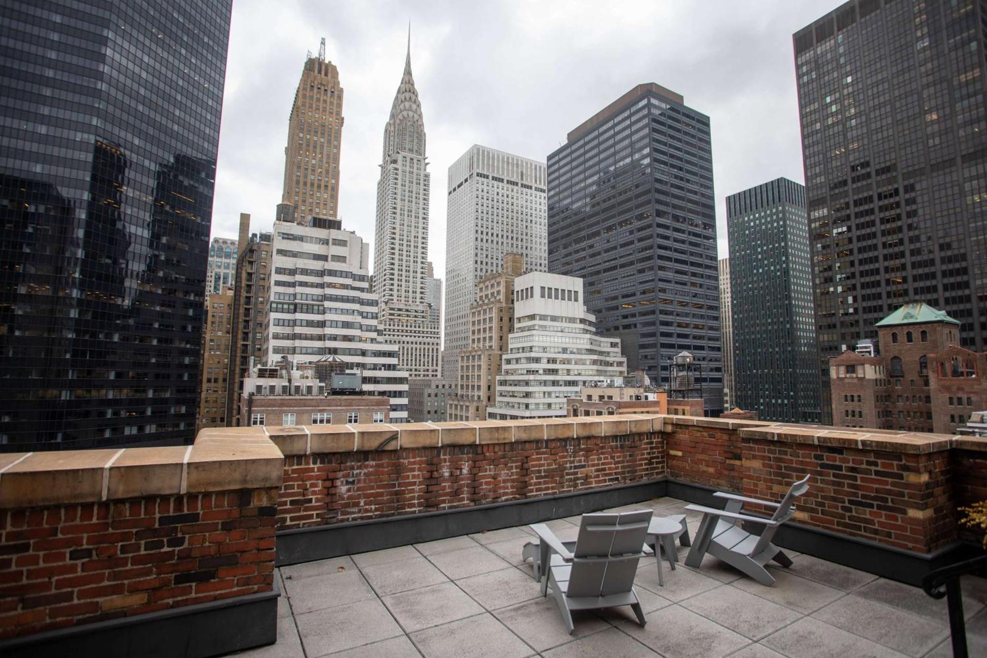 Lexington Plaza Hotel 4*