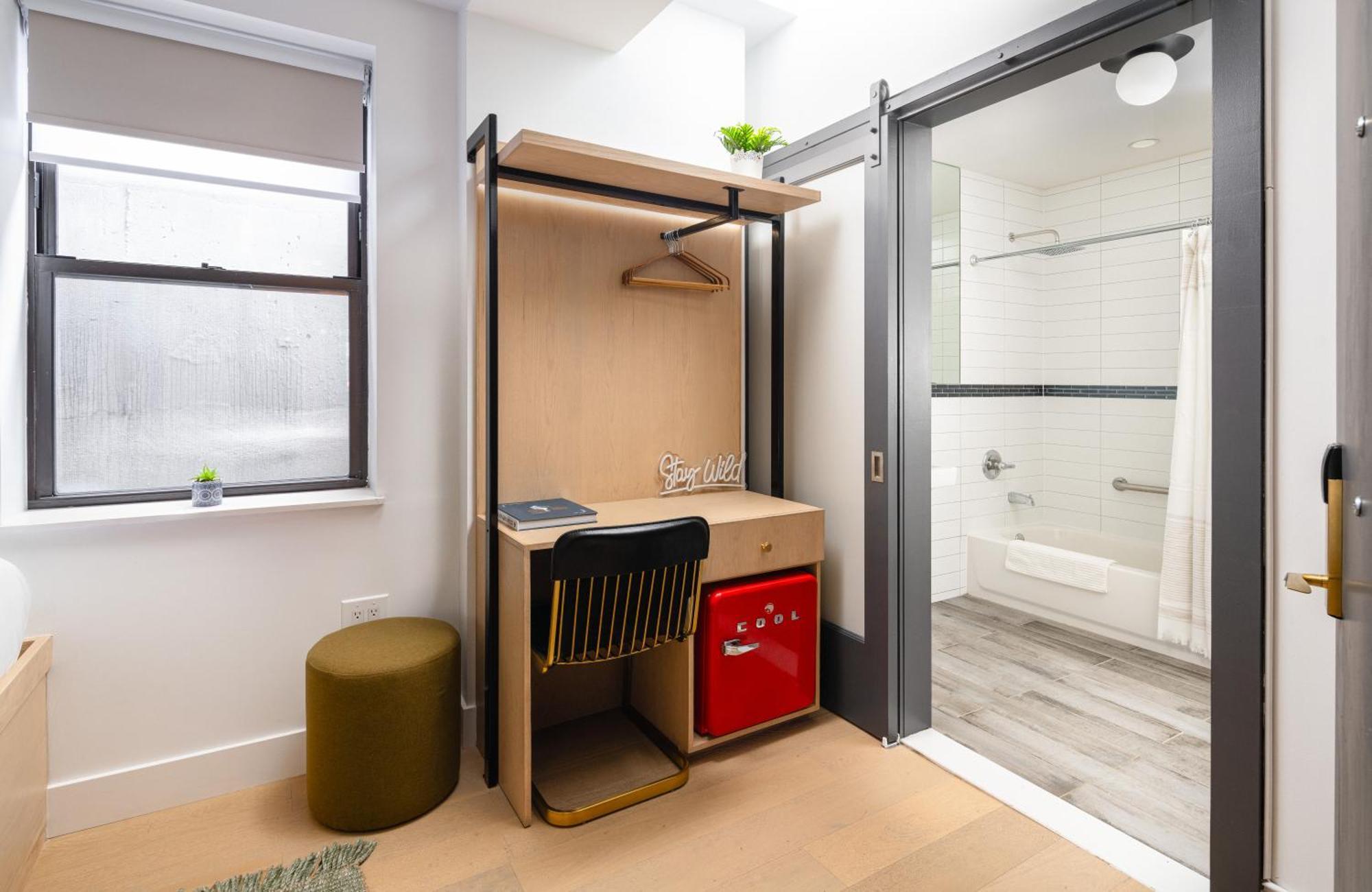 Little Charlie 4* New York