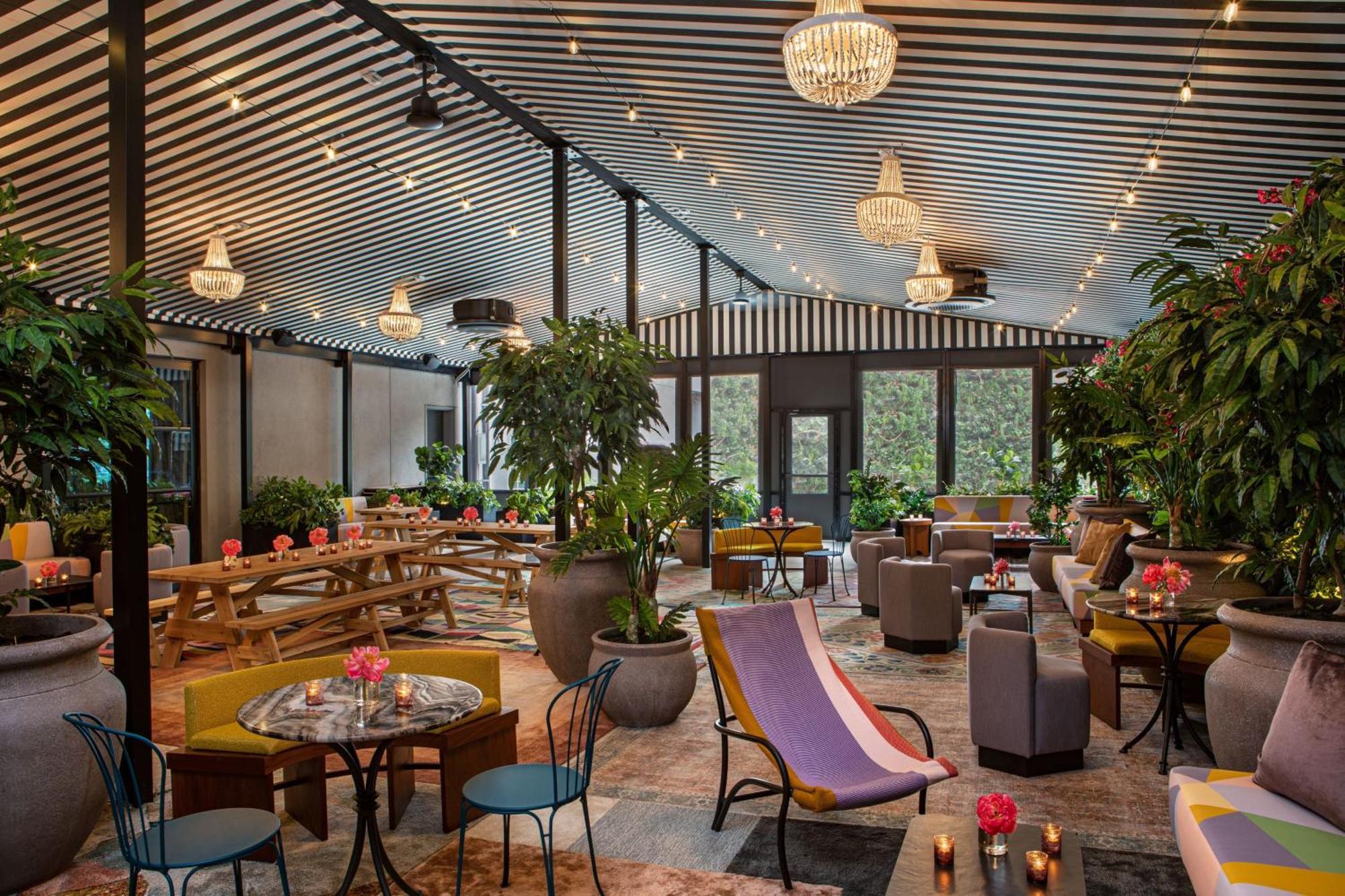 Moxy Brooklyn Williamsburg Hotel 4*